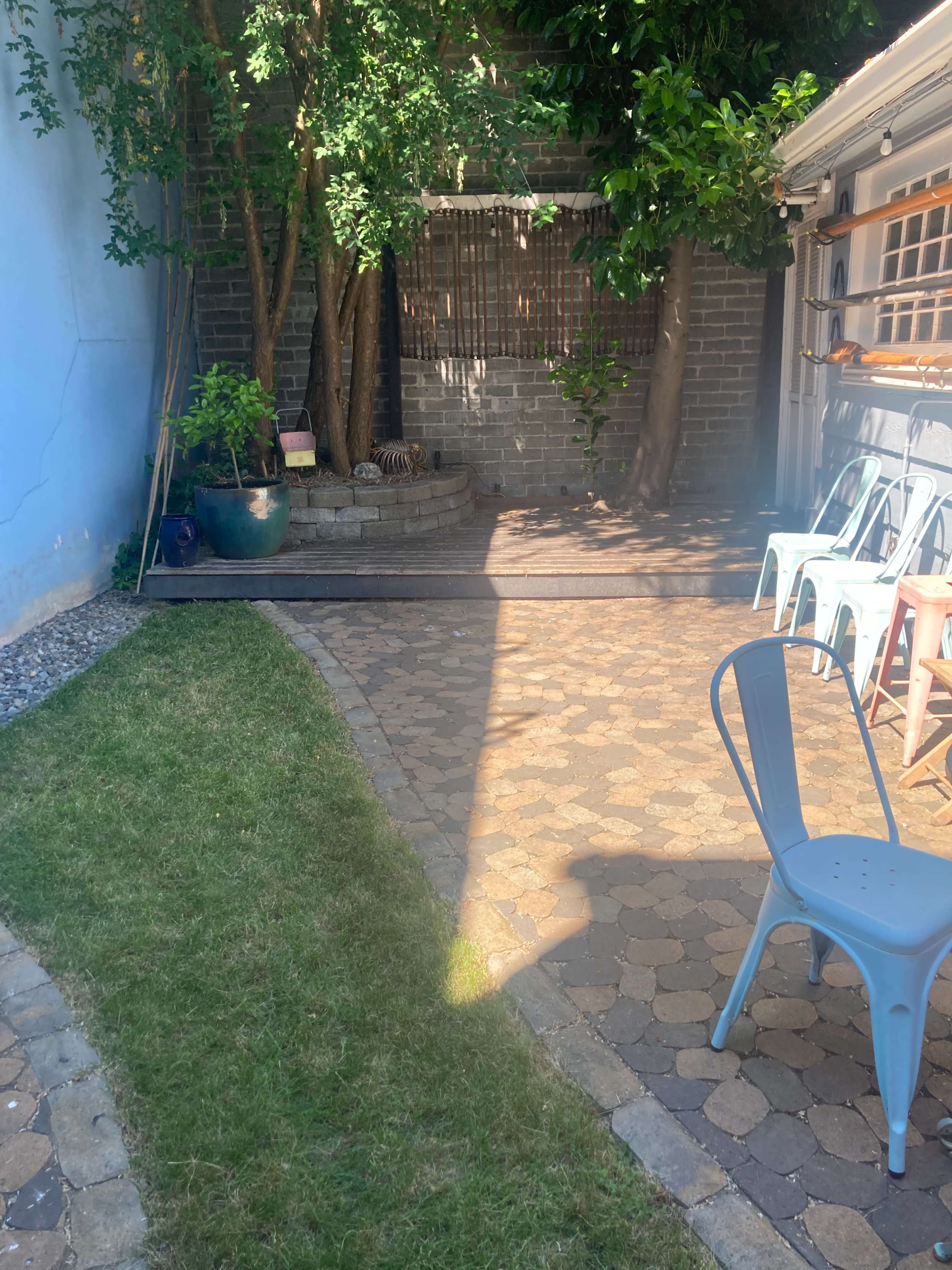 Charming Courtyard: Perfect for Intimate Acoustic Concerts, Events, Gatherings Image in Mount Vernon, Mount Vernon, WA