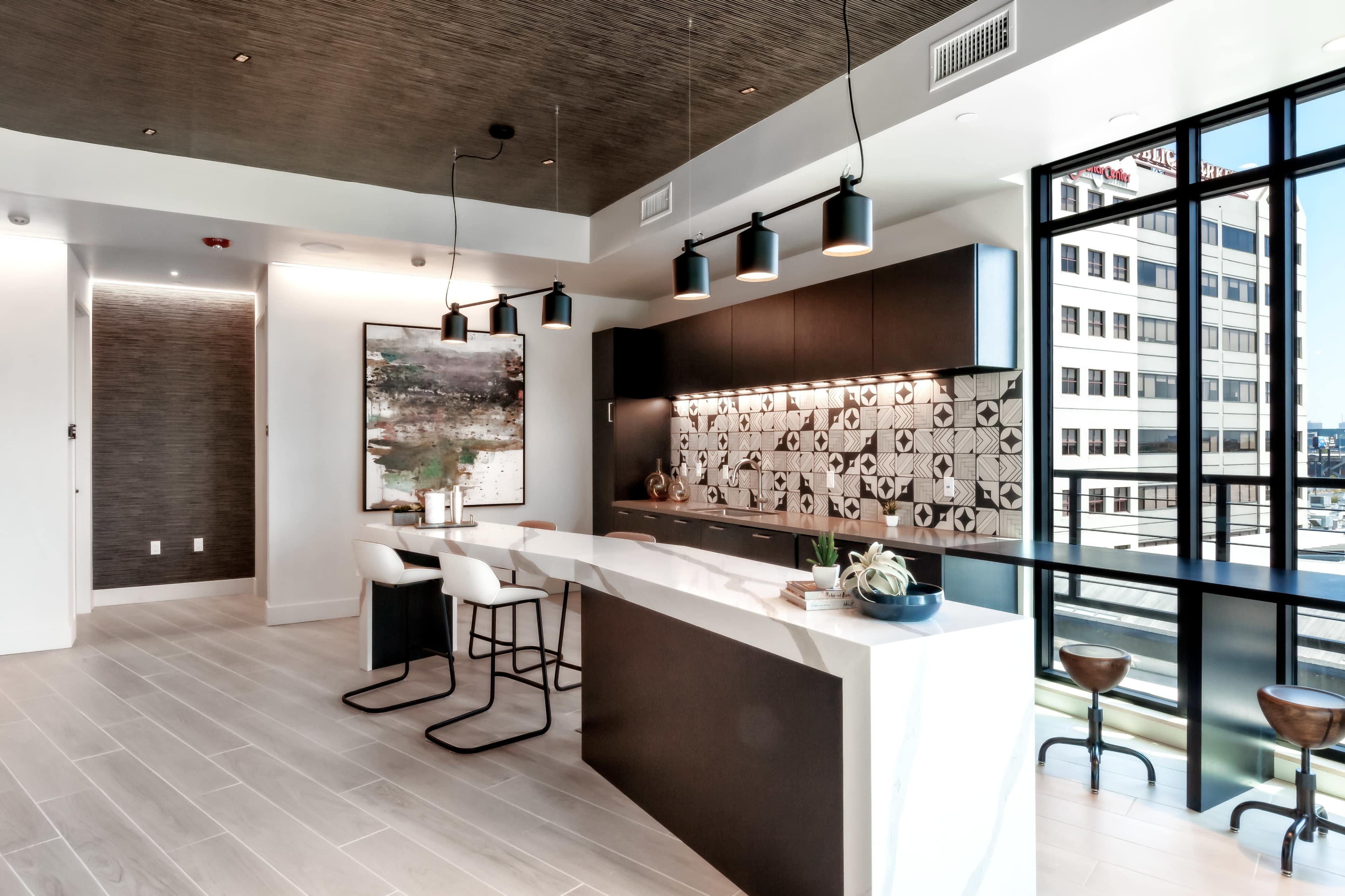 Modern lounge with natural sunlight Image in Emeryville, Emeryville, CA