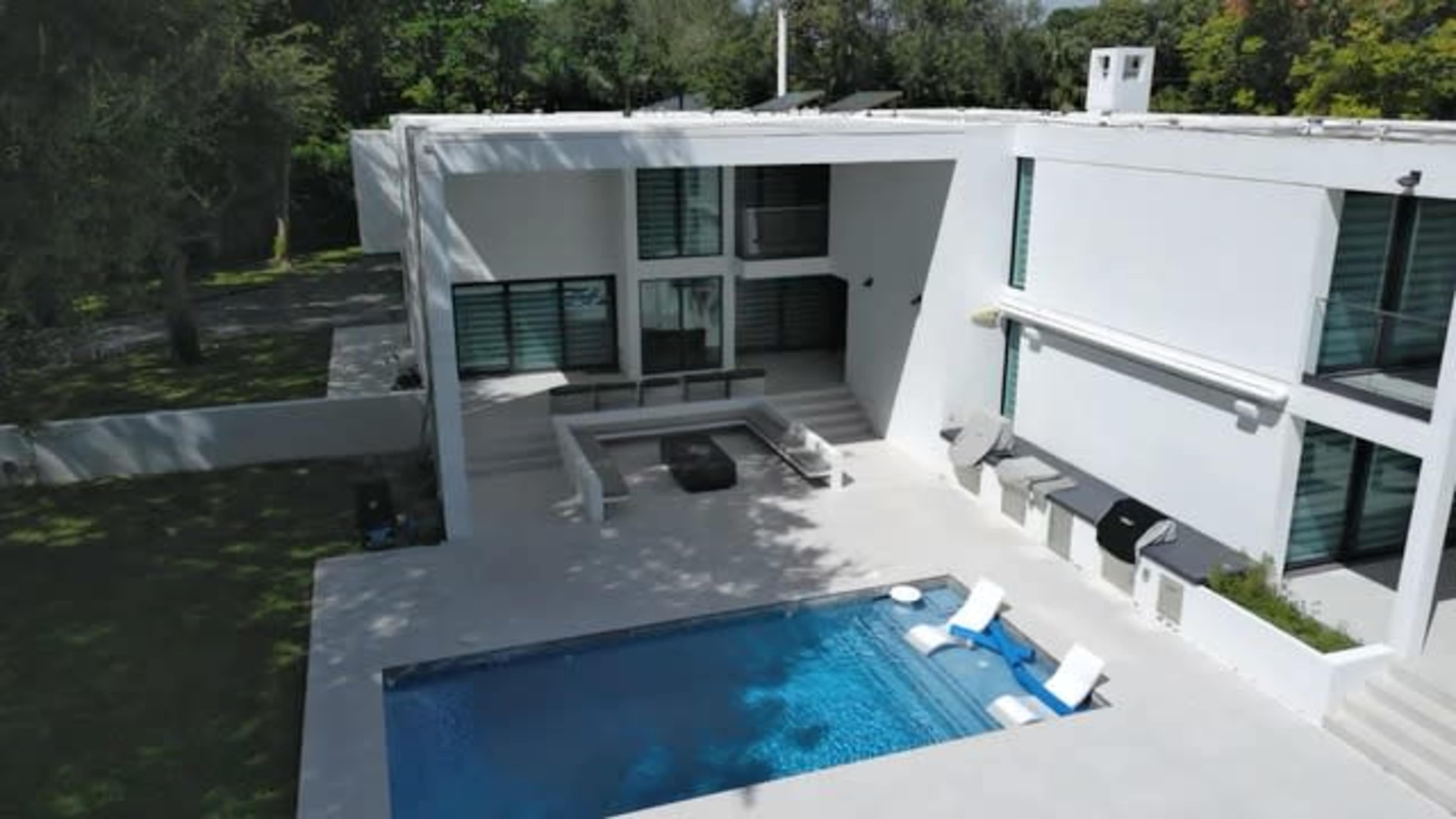 1.5 acres Secluded Enchanted Palmetto Bay venue Image in Palmetto Bay, Palmetto bay, FL