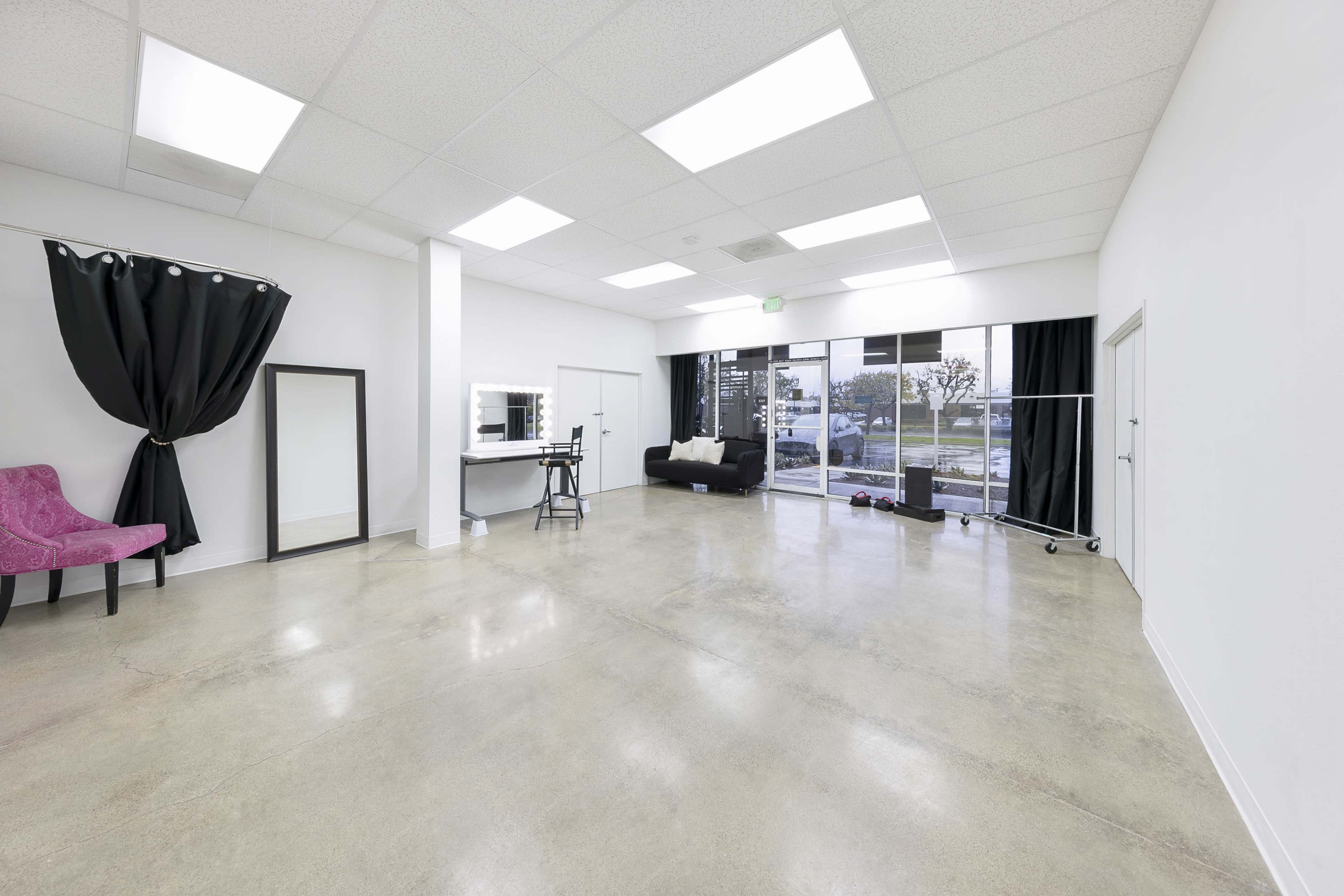 Orange County 600 sq ft Studio Image in Irvine Business Complex, Irvine, CA