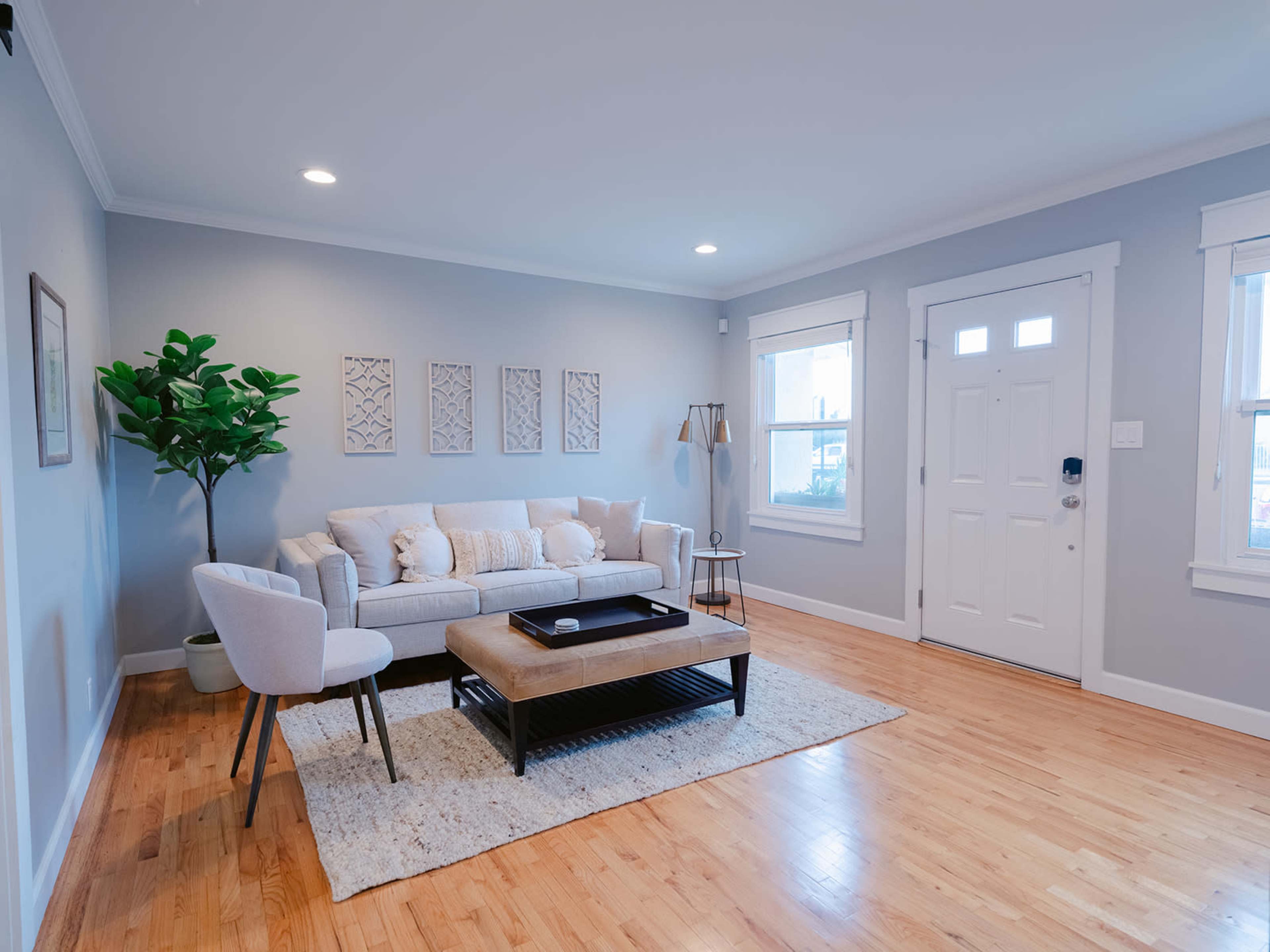 Charming, bright + beautifully appointed home w sunroom and lovely backyard Image in Duarte, Duarte, CA