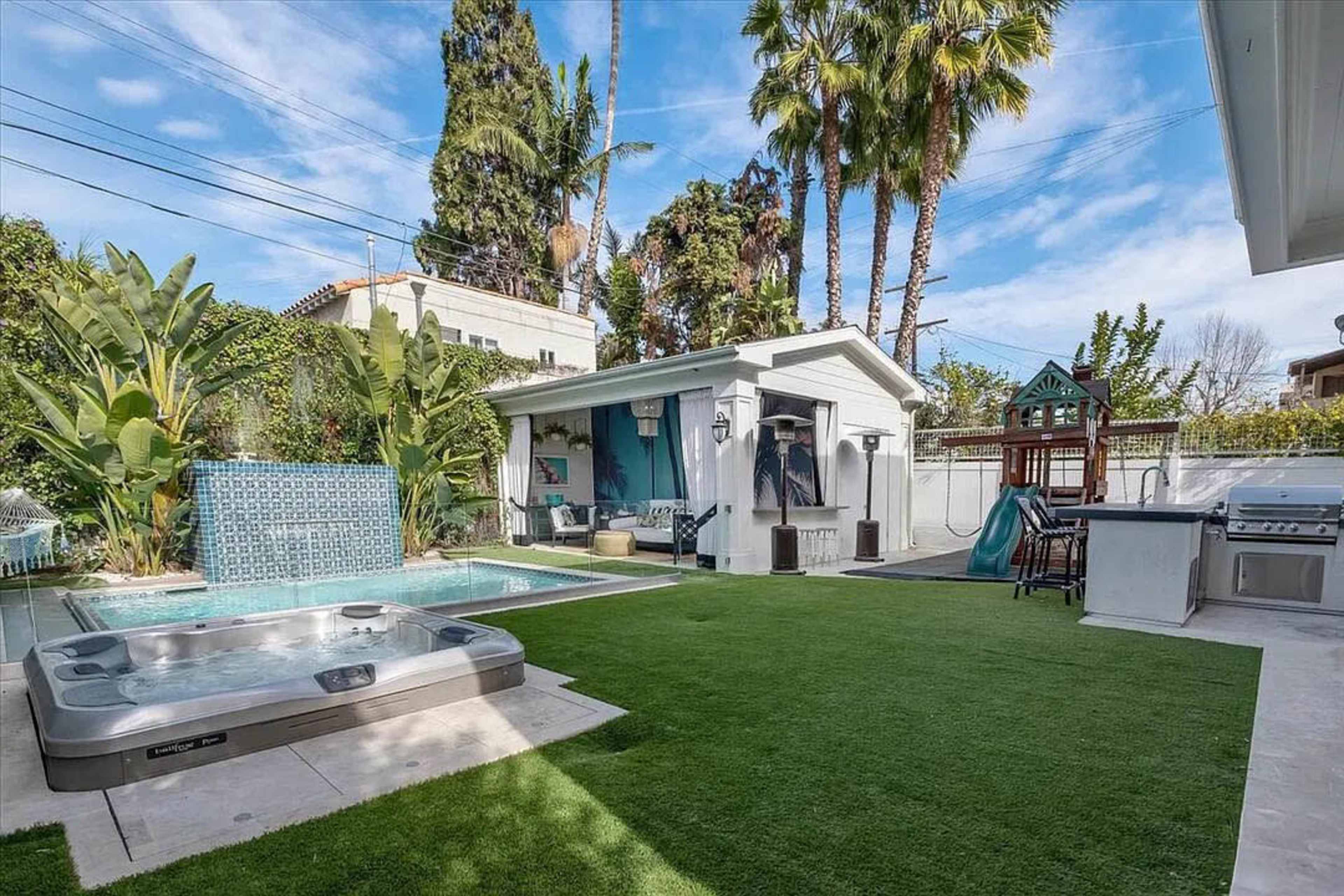 Luxury Mid-City Estate: Resort Pool, Theatre & Bar for Corporate Events Image in Beverly Grove, Los Angeles, CA