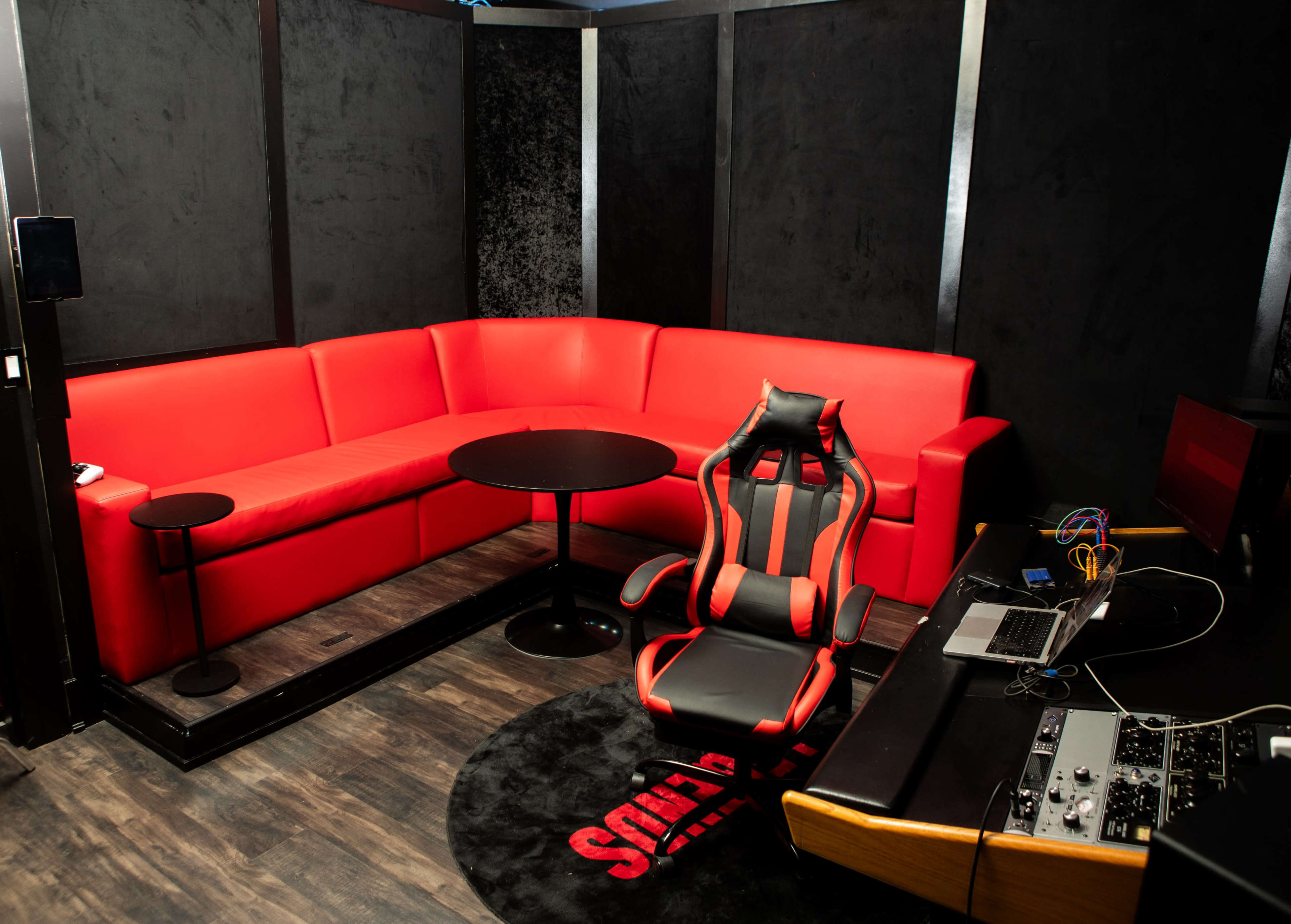 Creative recording studio Image in Brampton, brampton, ON