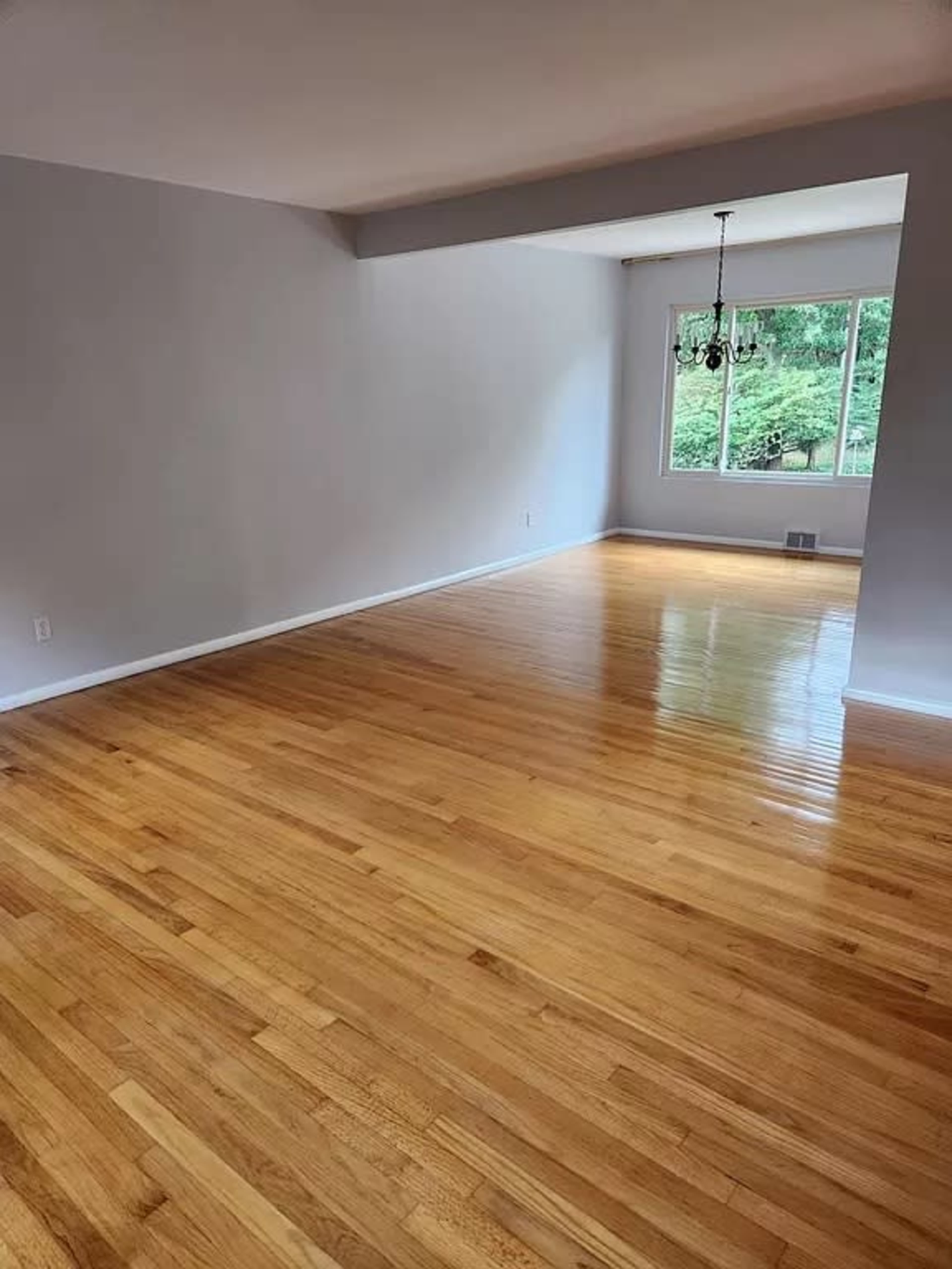 Contemporary Suburban House w/ Lake Image in Murrysville, Murrysville, PA