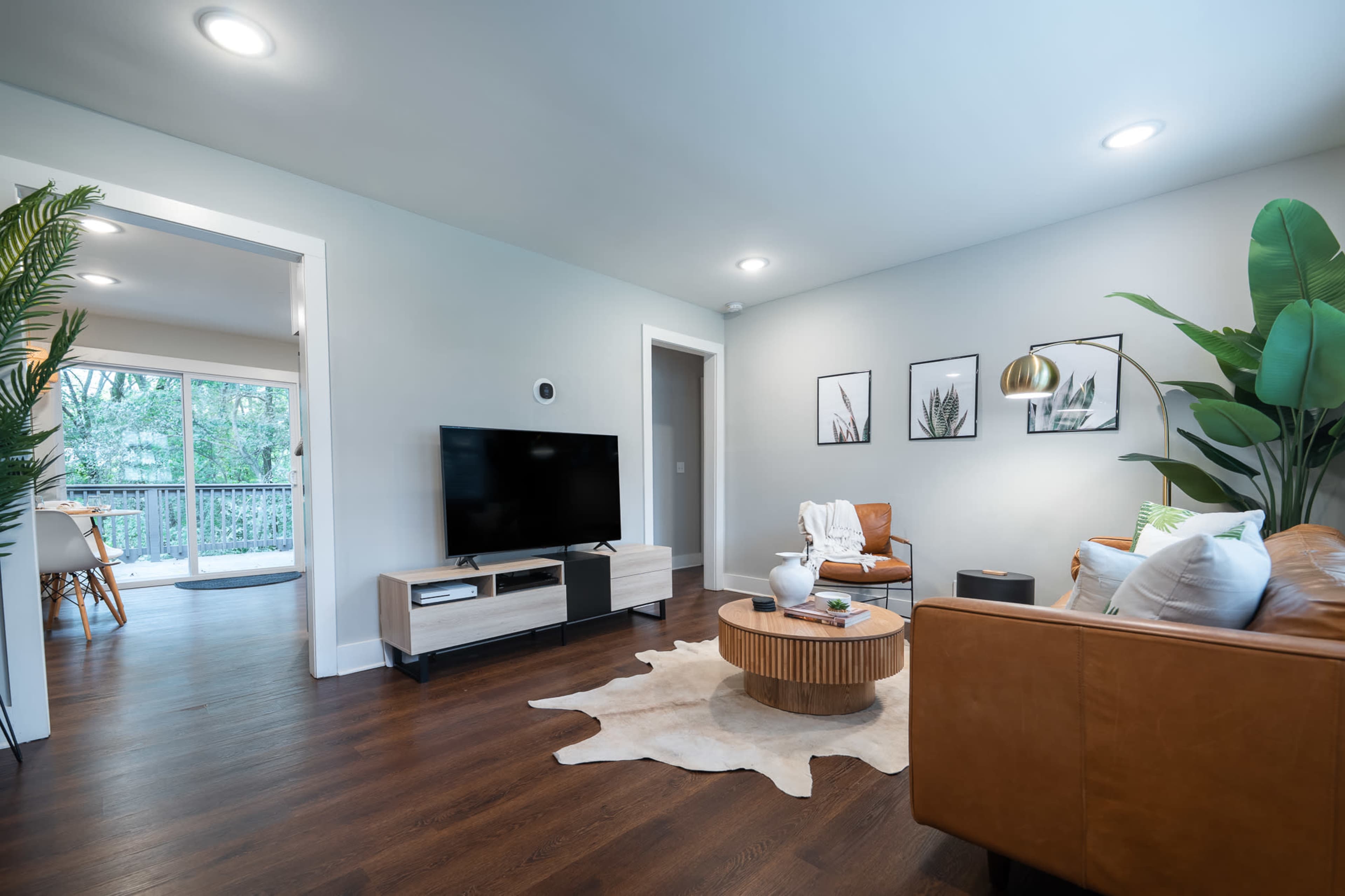 Cozy, Warm Guest House Retreat With Boho Modern Feel Image in Charlotte Park, Nashville, TN