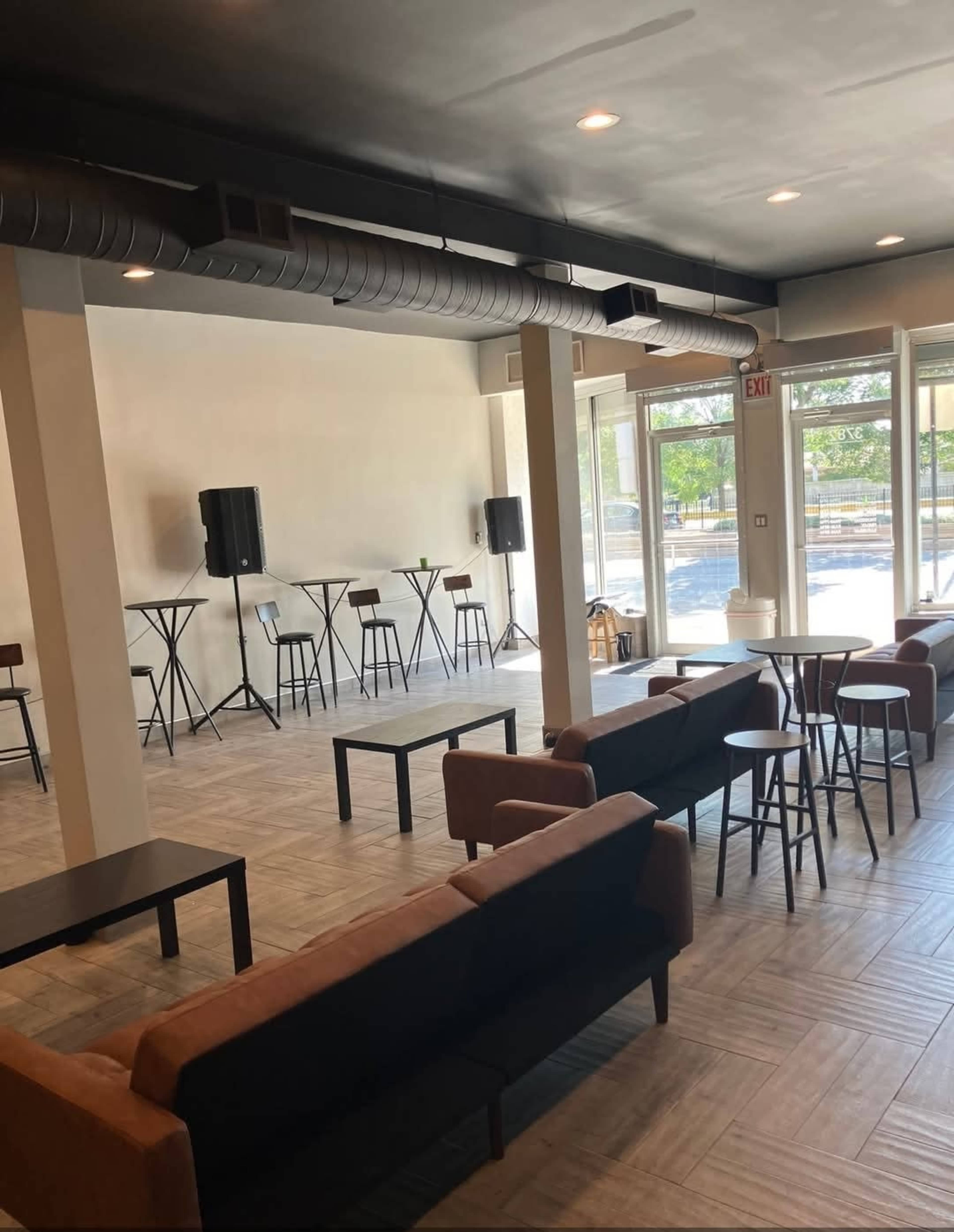 Southwest Chicago Burbank Area Pre-Styled Private Event Venue Image in South Side, CHICAGO, IL