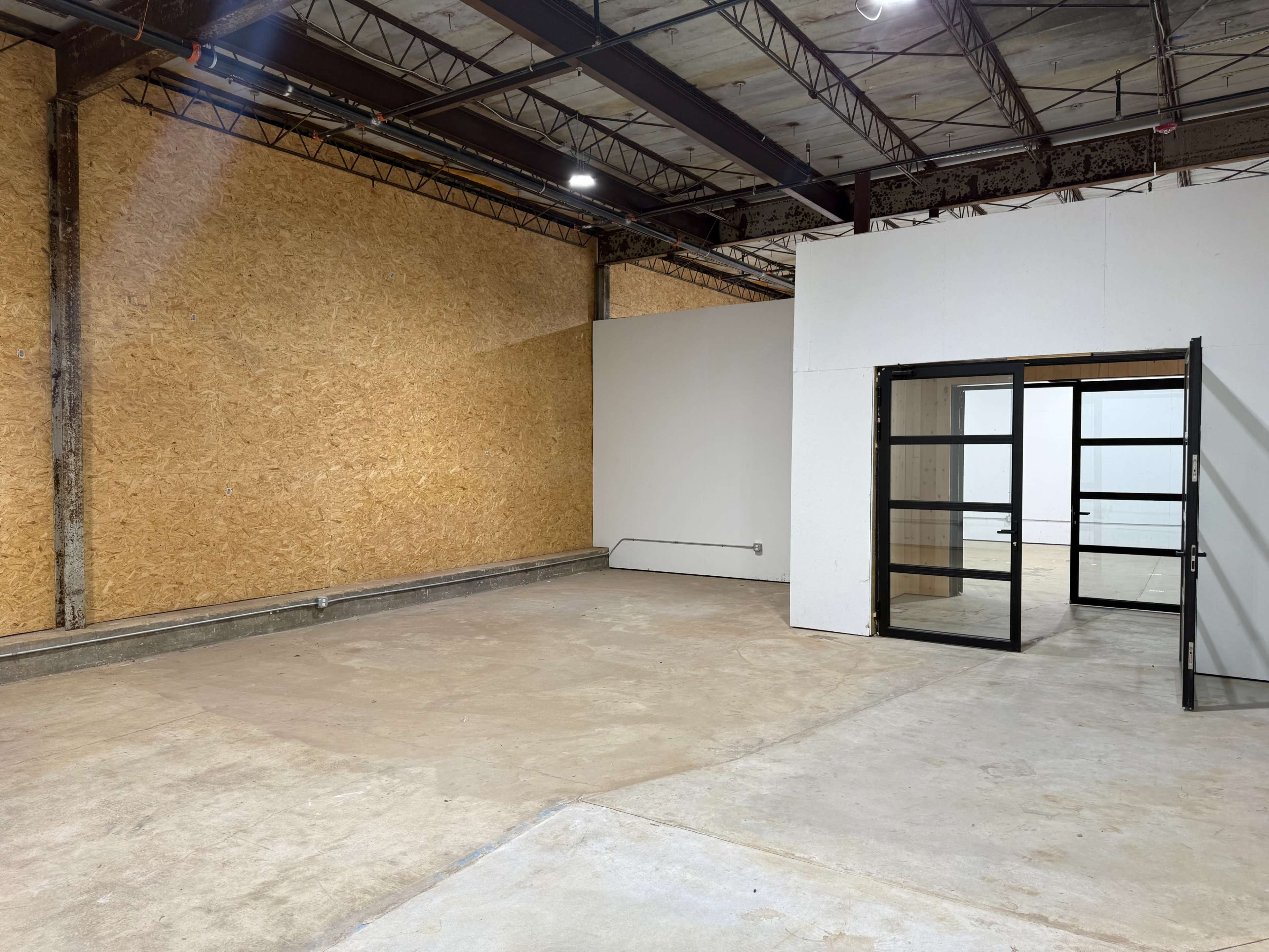 XL Warehouse Showroom for Product Launches, Pop-Ups & Creative Commercial Events Image in Rogers, Rogers, AR