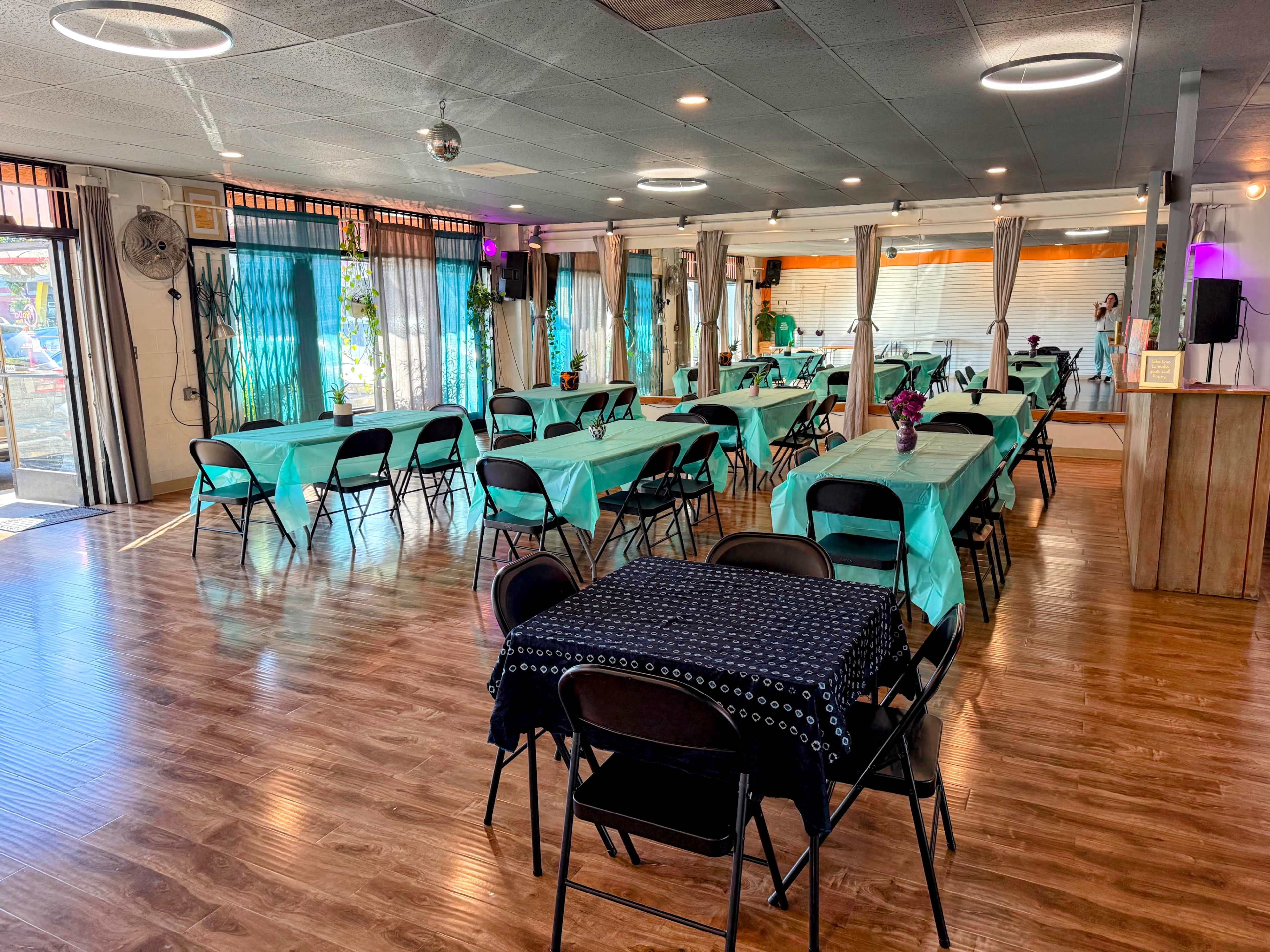 Near DTLA creative Zen Earthy studio Image in Jefferson Park, Los Angeles, CA