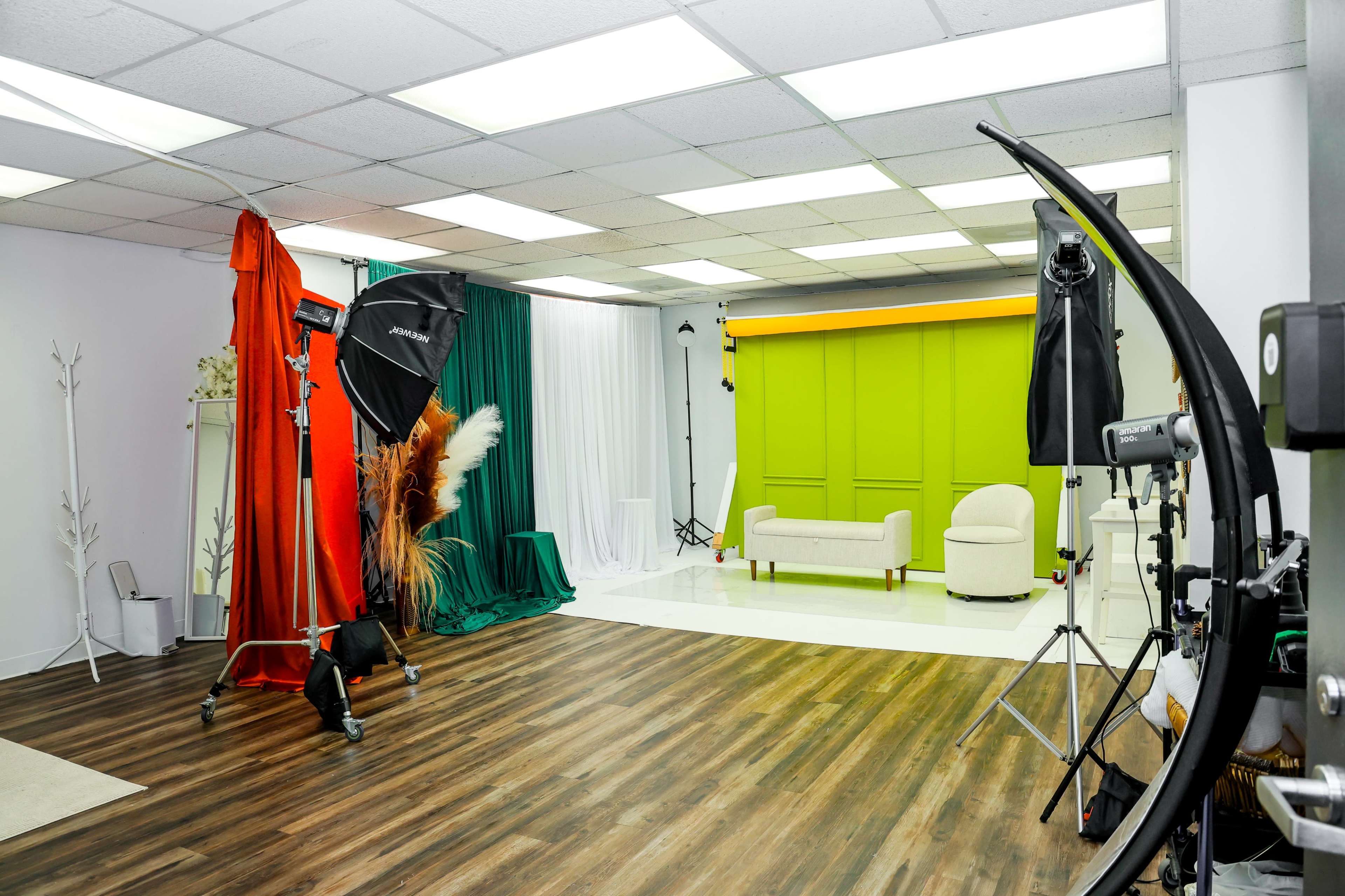 Photo Studio Image in Annandale, Annandale, VA