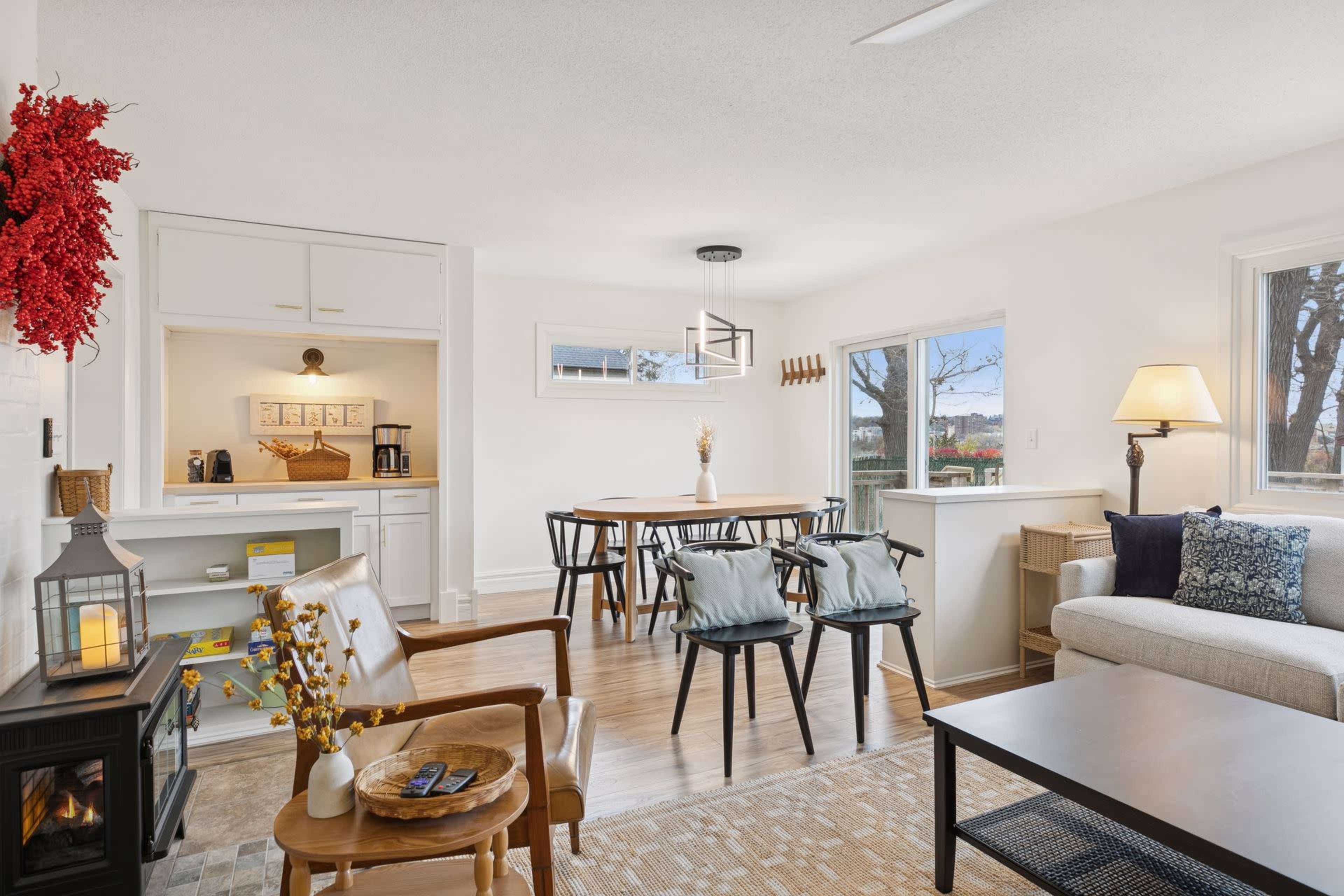 Quiet neighborhood Victorian home with sweeping views of downtown Saint Paul Image in Riverview, Saint Paul, MN