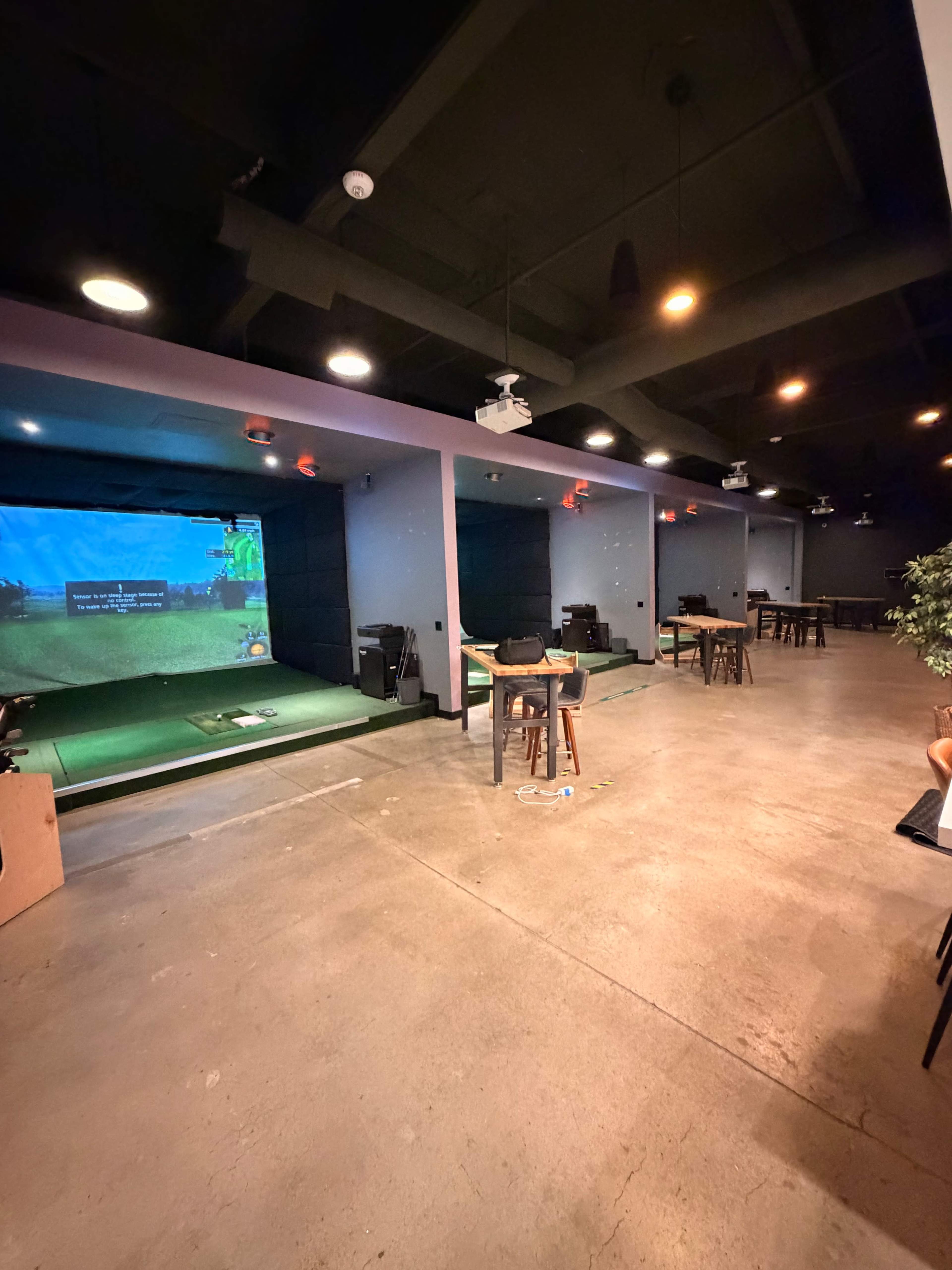 Roomy Event Space with Fun Golf Activities Image in Metzger, Tigard, OR