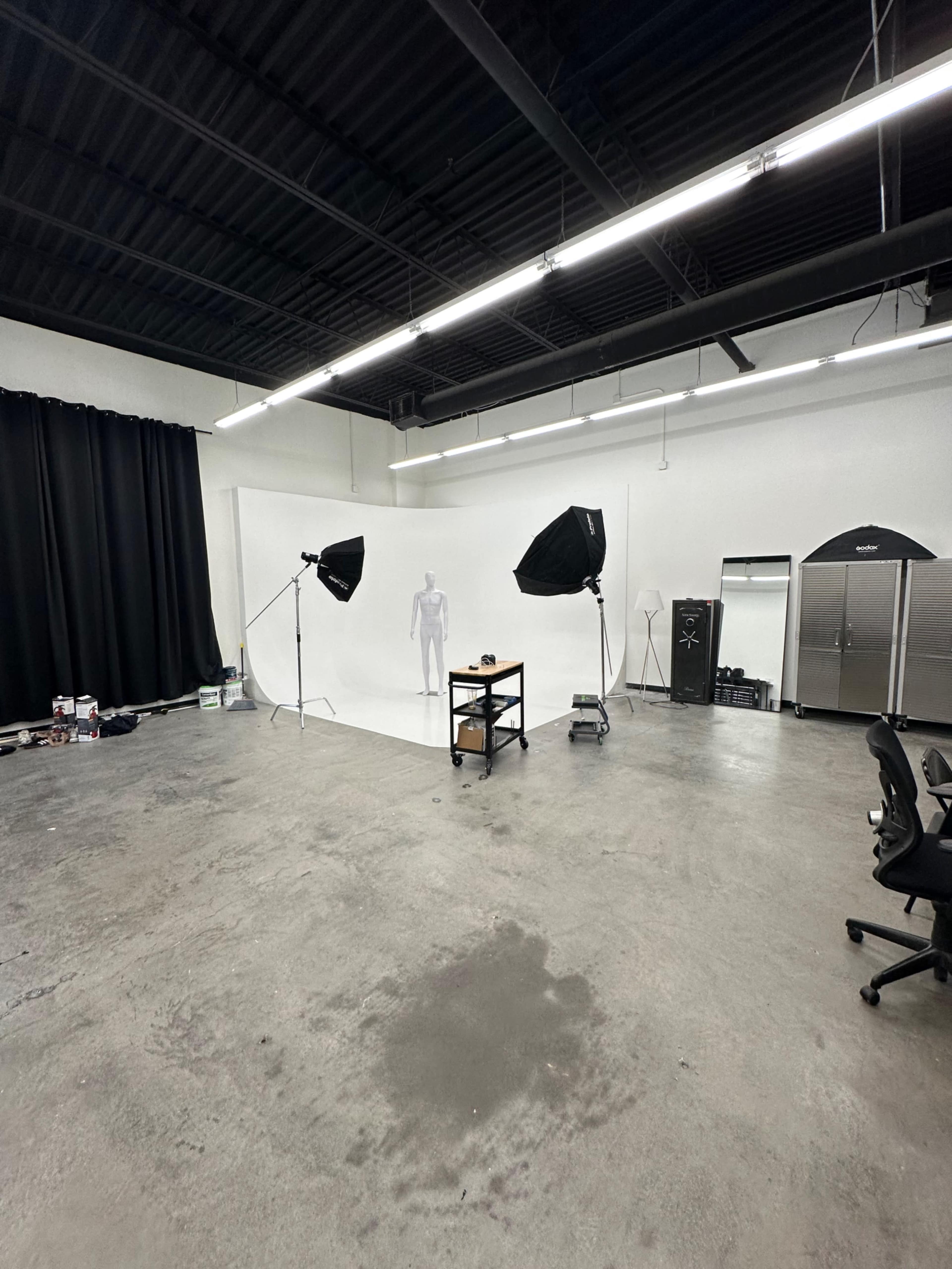 Industrial studio space Image in Hopkins, Hopkins, MN