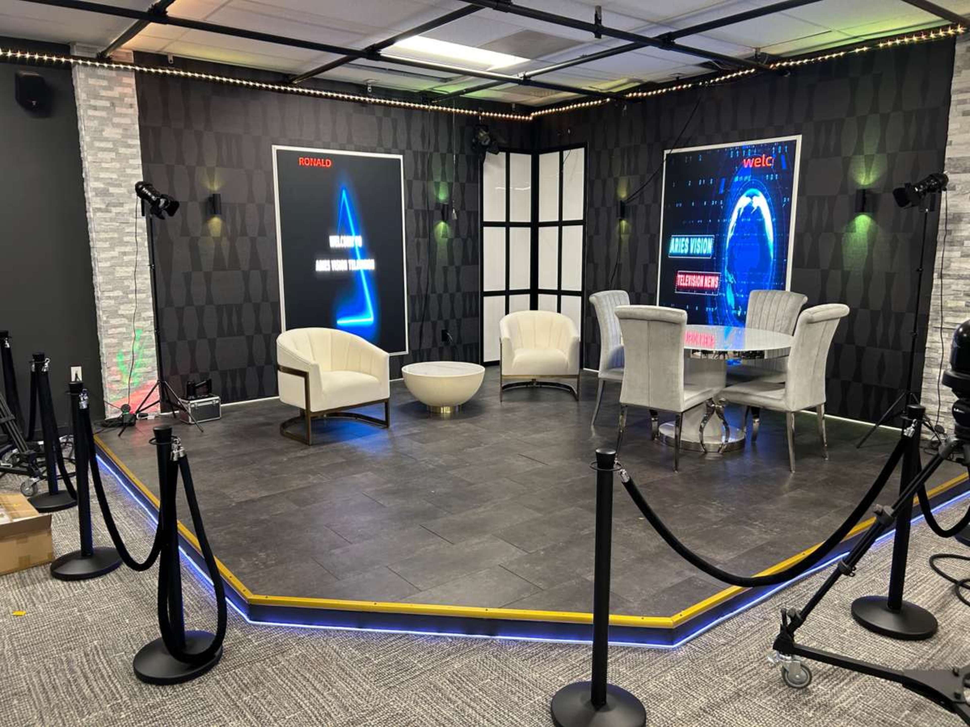 Perfect Place to Host a Variety of Events: Podcasts Corporate Events Photoshoots Live Streams Image in Plantation, Sunrise, FL