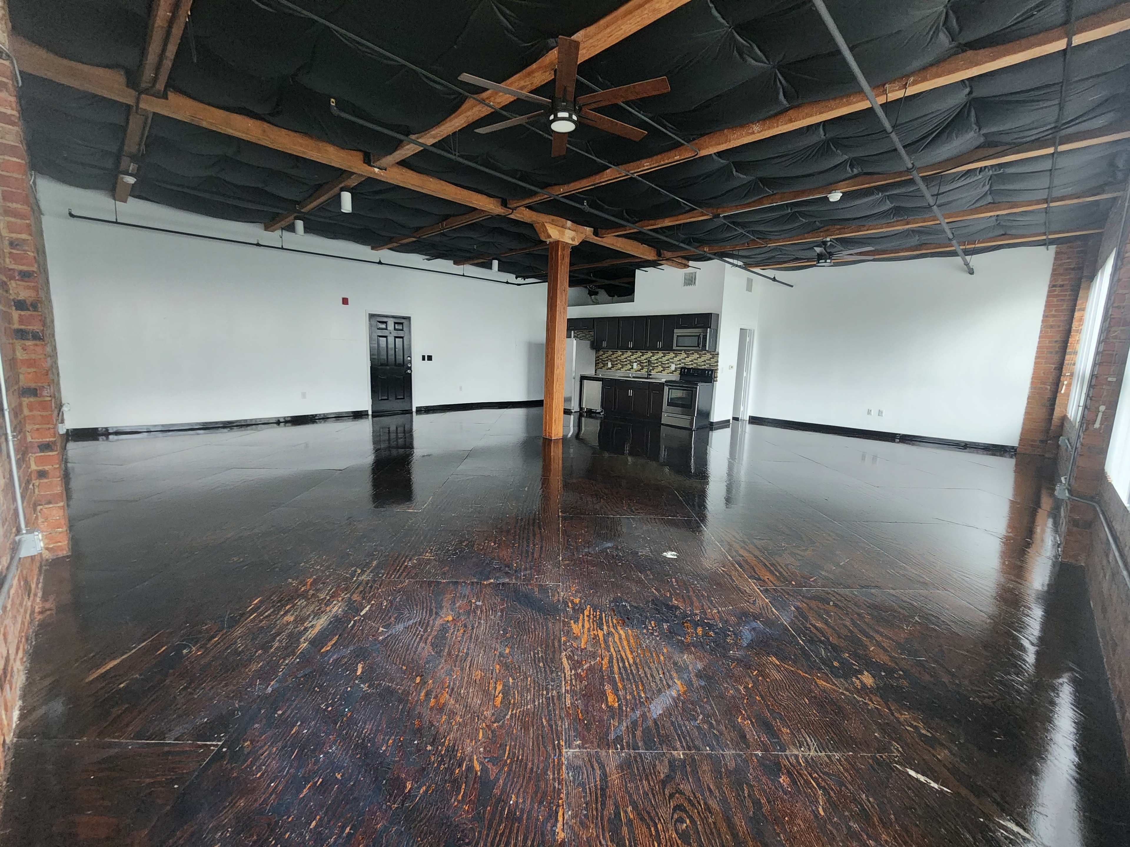 The Loft with Skyline View Image in Cedars, Dallas, TX