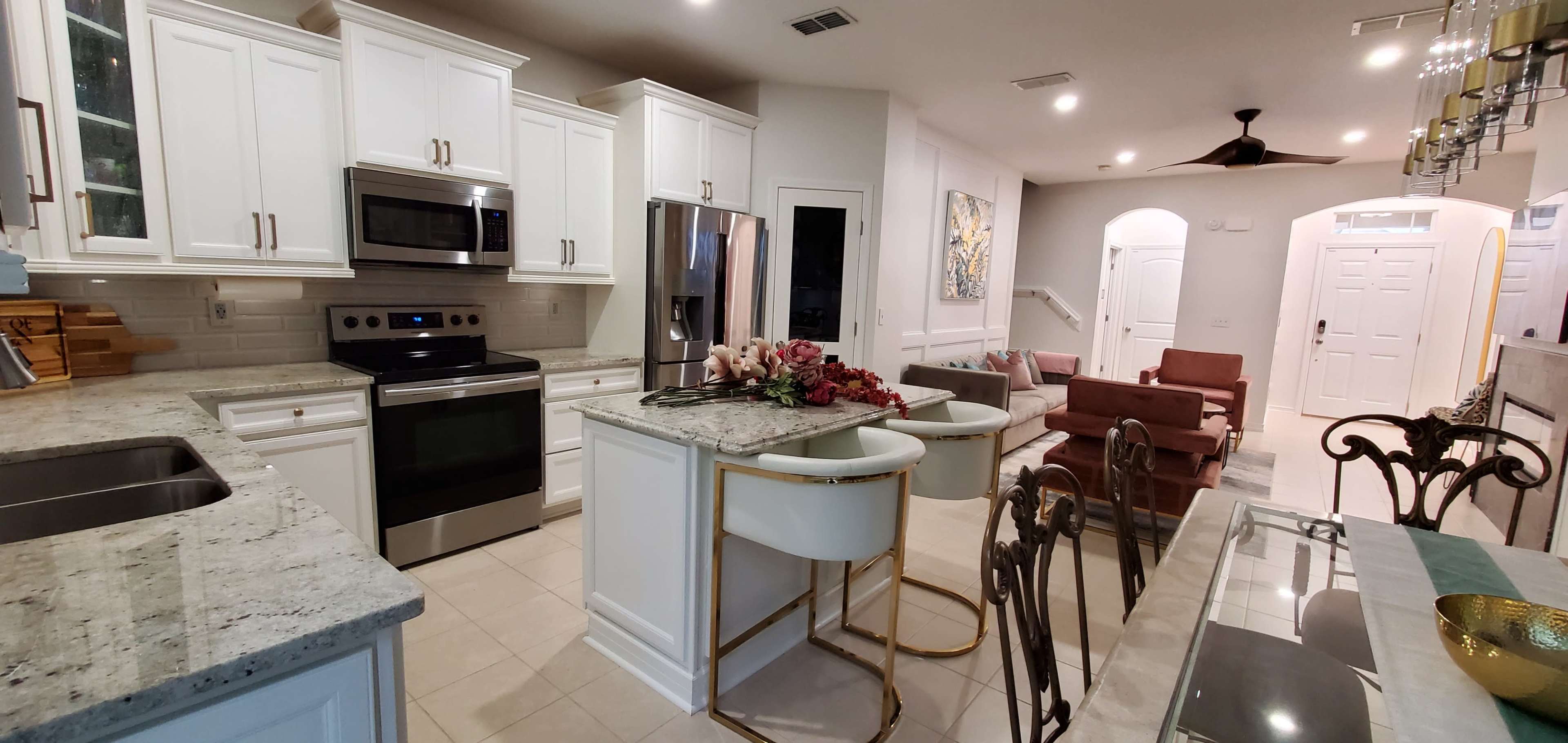 Contemporary Townhouse with Renovated Spaces – Perfect for Your Next Intimate Event! Image in Highlands, Jacksonville, FL