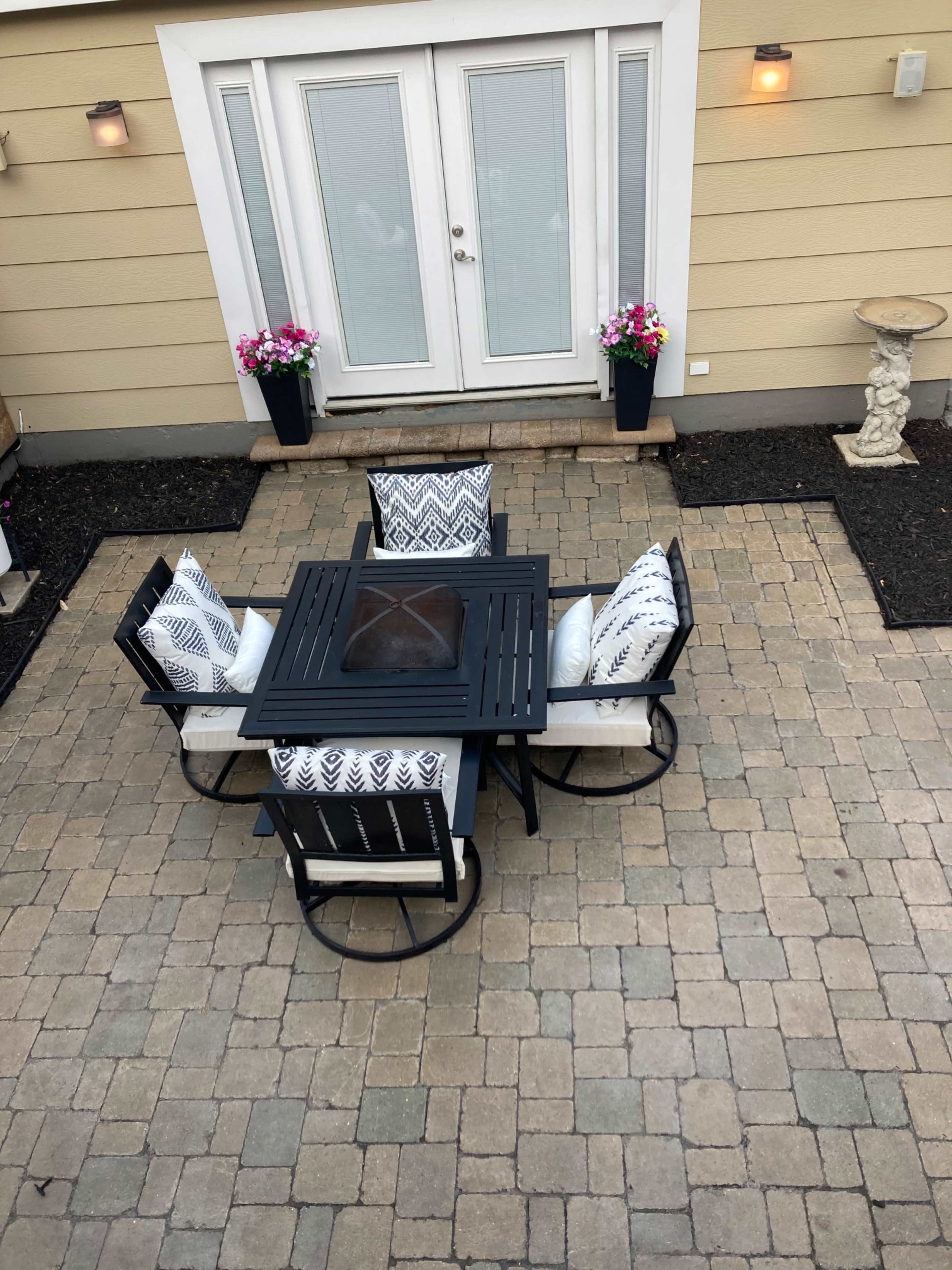 Urban Villa Image in South Side, Chicago, IL