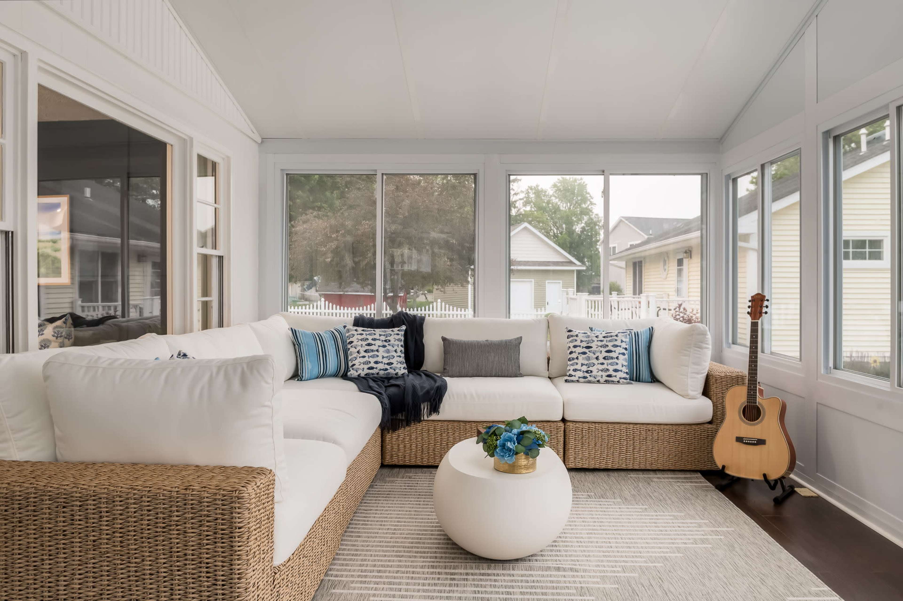 Lakefront cottage with private pier -Lily Pulitzer inspired decor Image in California Township, KNOX, IN