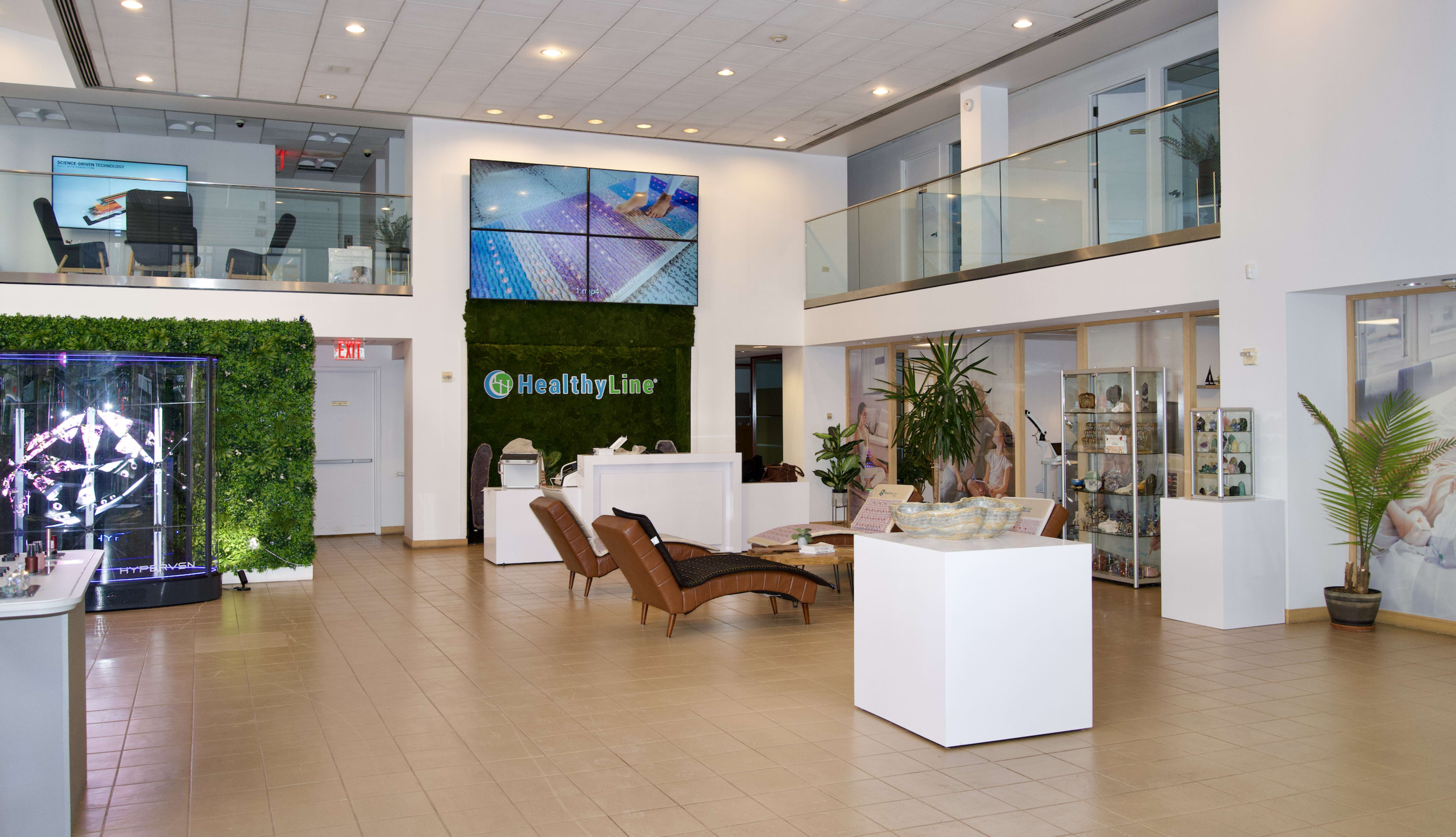 Stunning 1,700 Sq Ft Open-concept Showroom Image in Midtown Manhattan, New York, NY