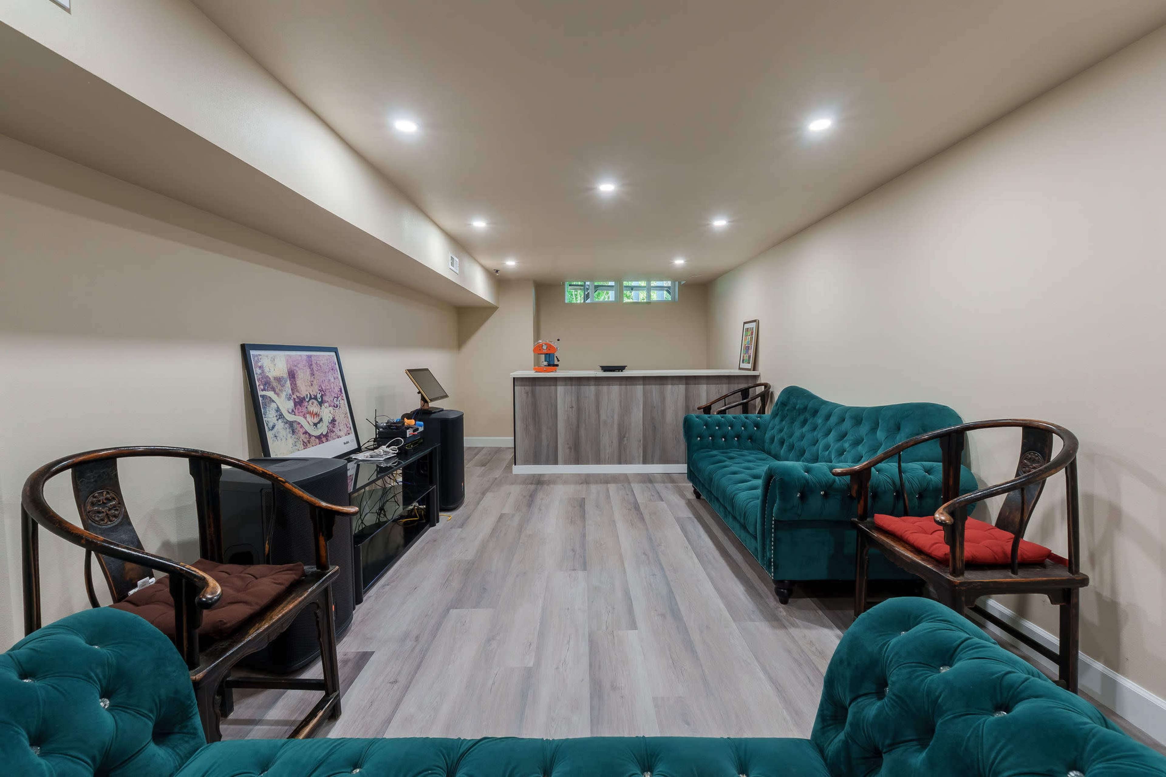 Spacious River front Beauty - New Build! Image in Oak Grove, Milwaukie, OR