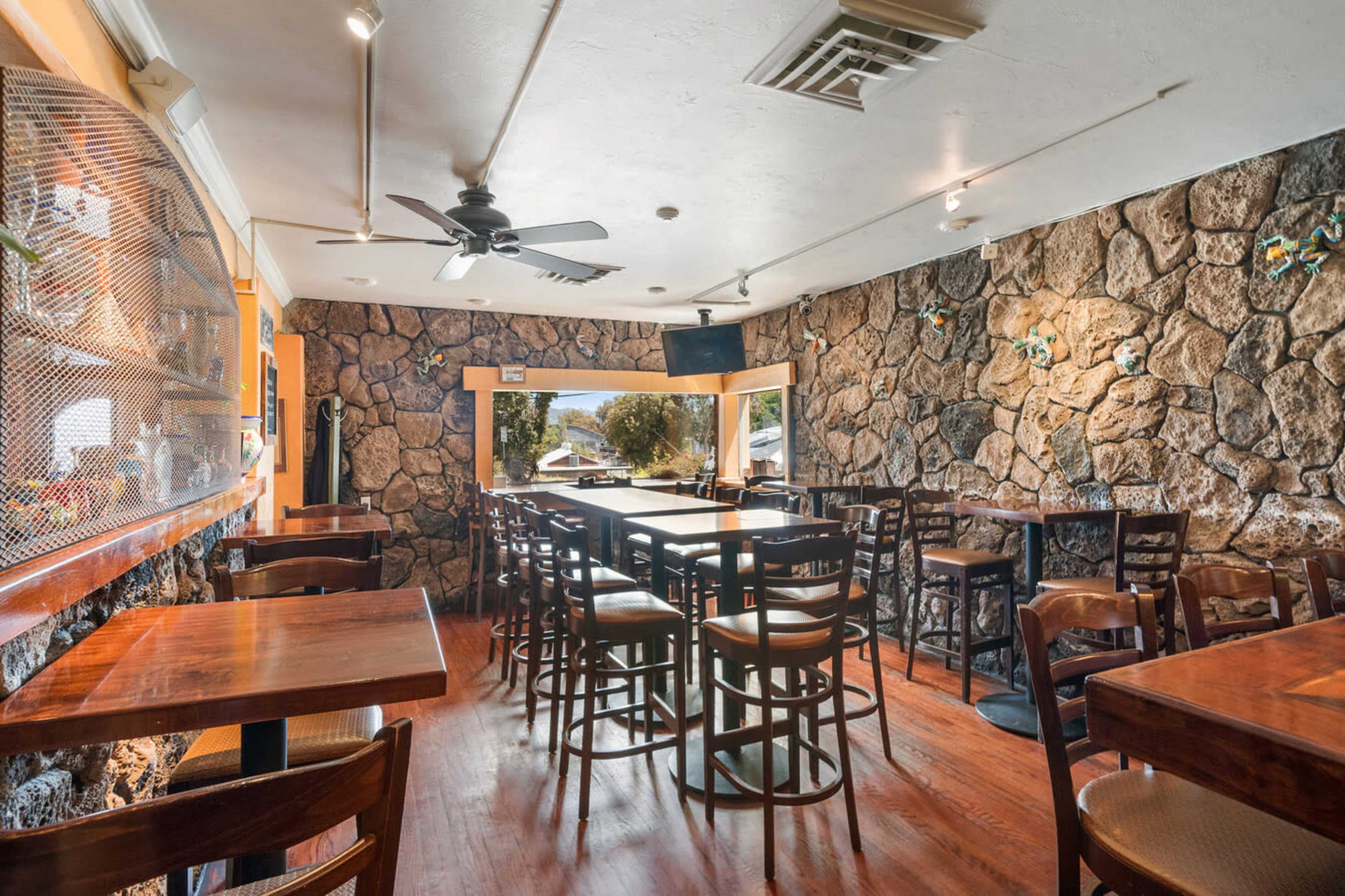 Restaurant with Old Charm for Meetings and Photoshoot by the Water Image in Sausalito, Sausalito, CA