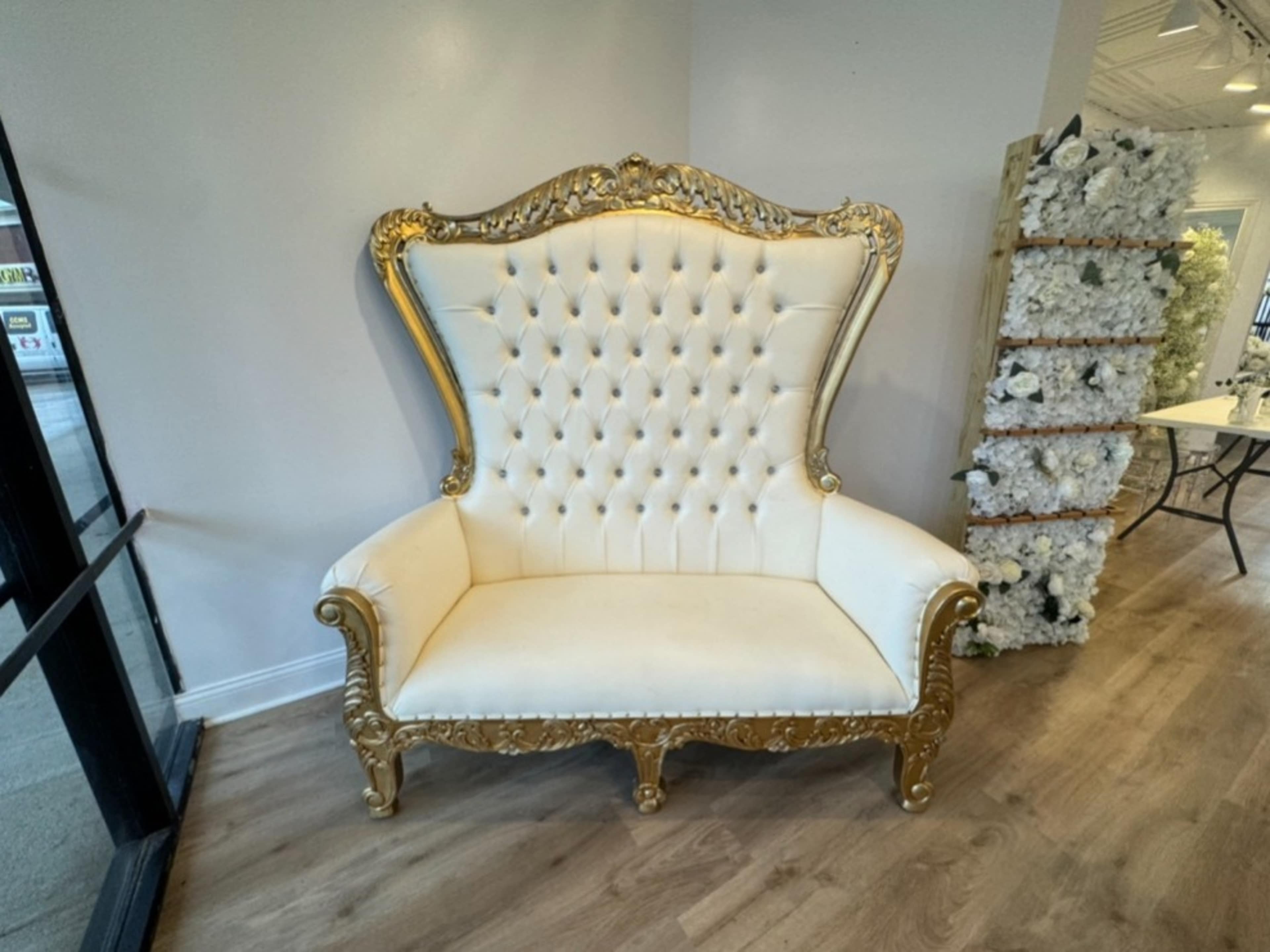 Double Throne Chair