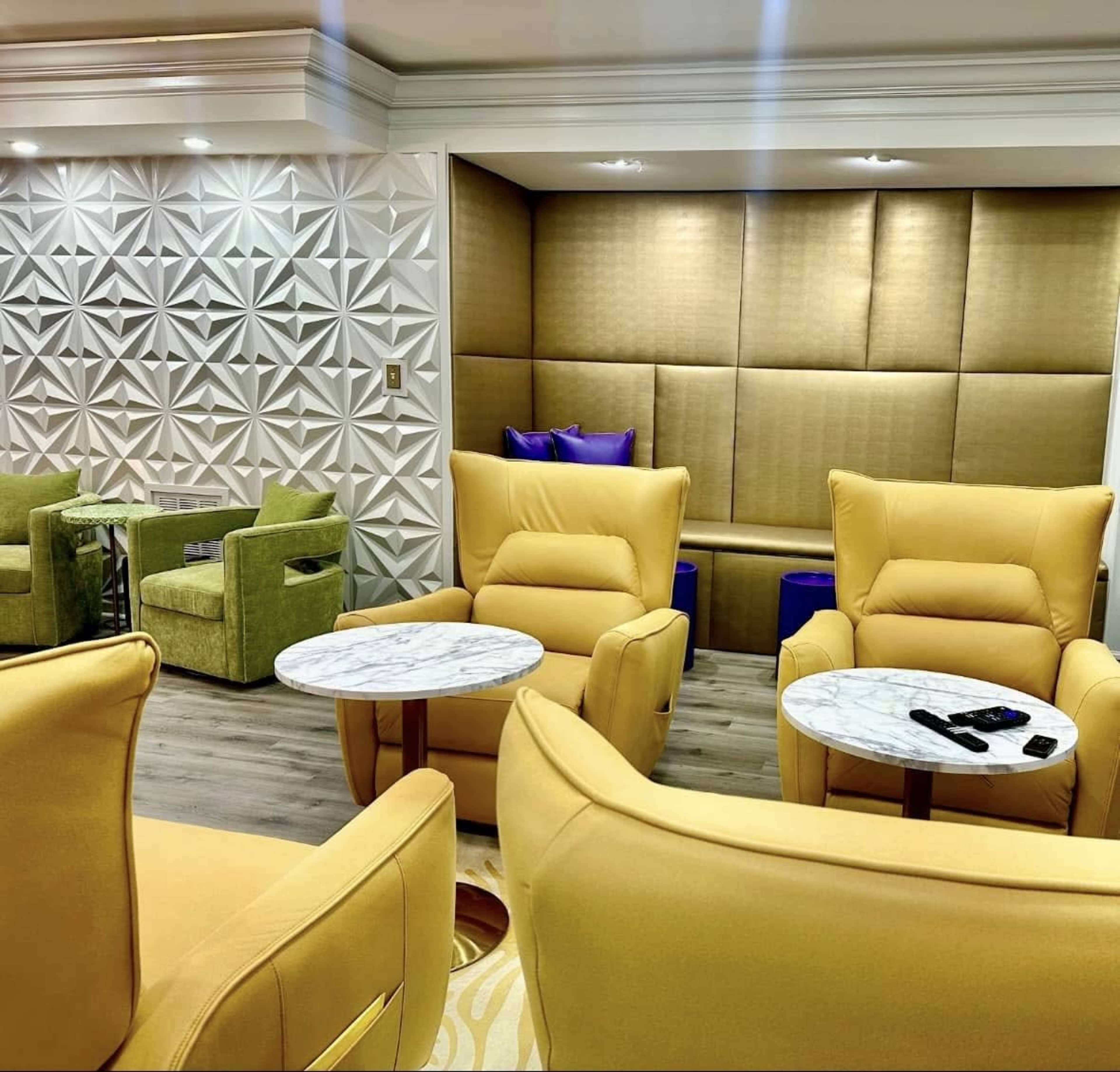 Bold Upscape Lounge & Studio in Quiet Residential Cove Image in Baden, Brandywine, MD