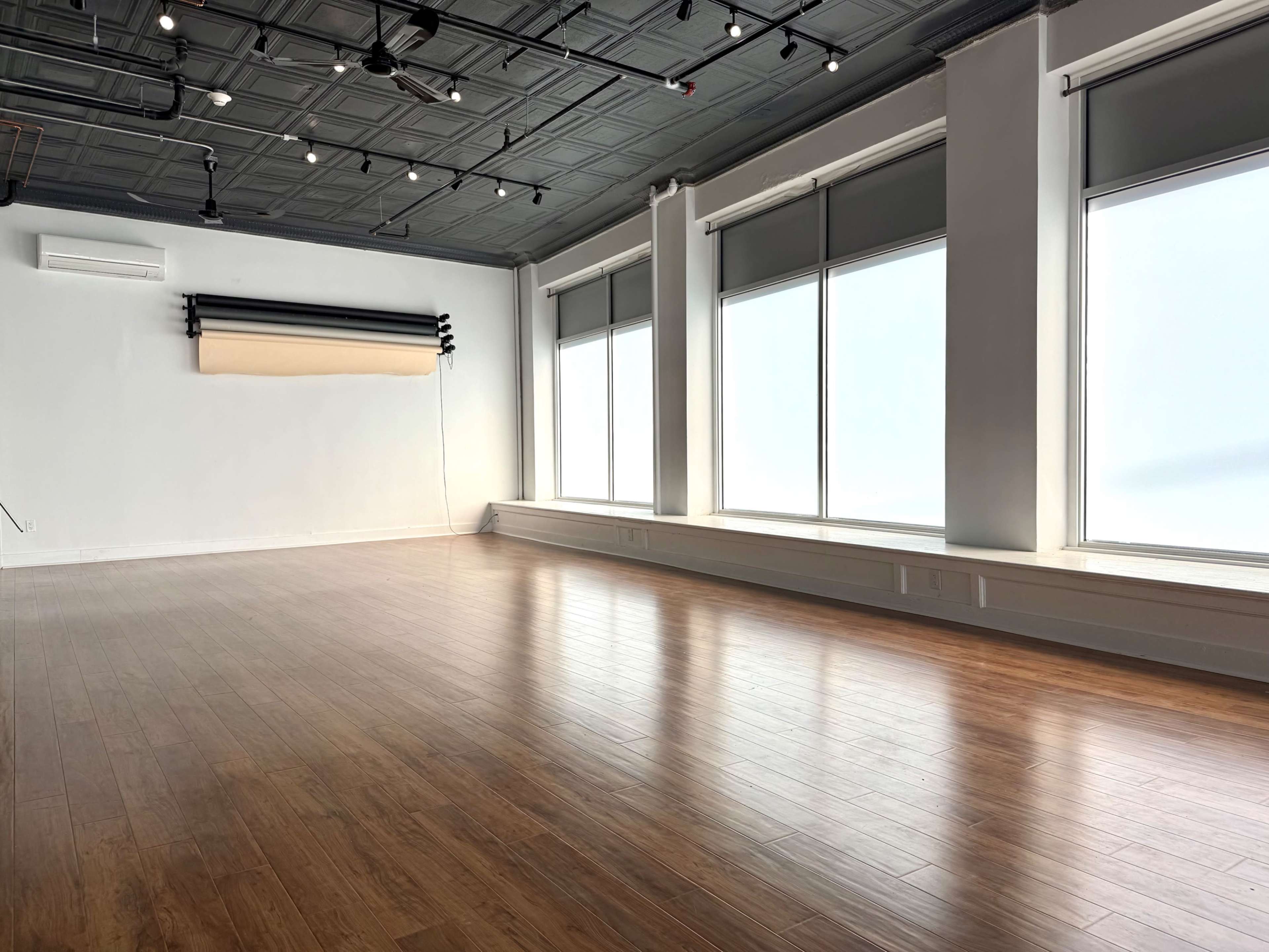 Downtown Modern & Spacious Studio Image in New London, New London, CT