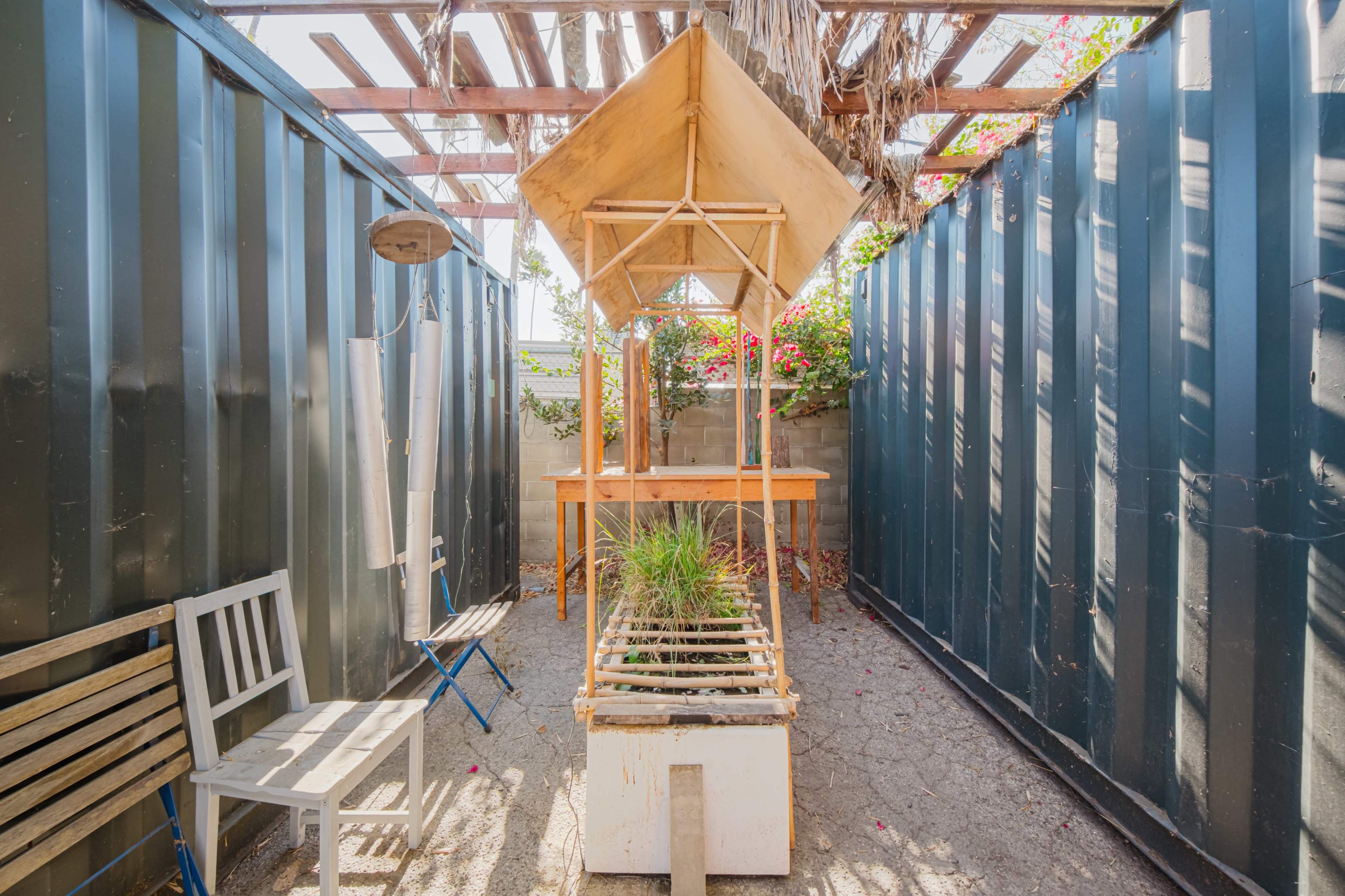 VIVID ARTSCAPE WAREHOUSE Image in Leimert Park, Los Angeles, CA