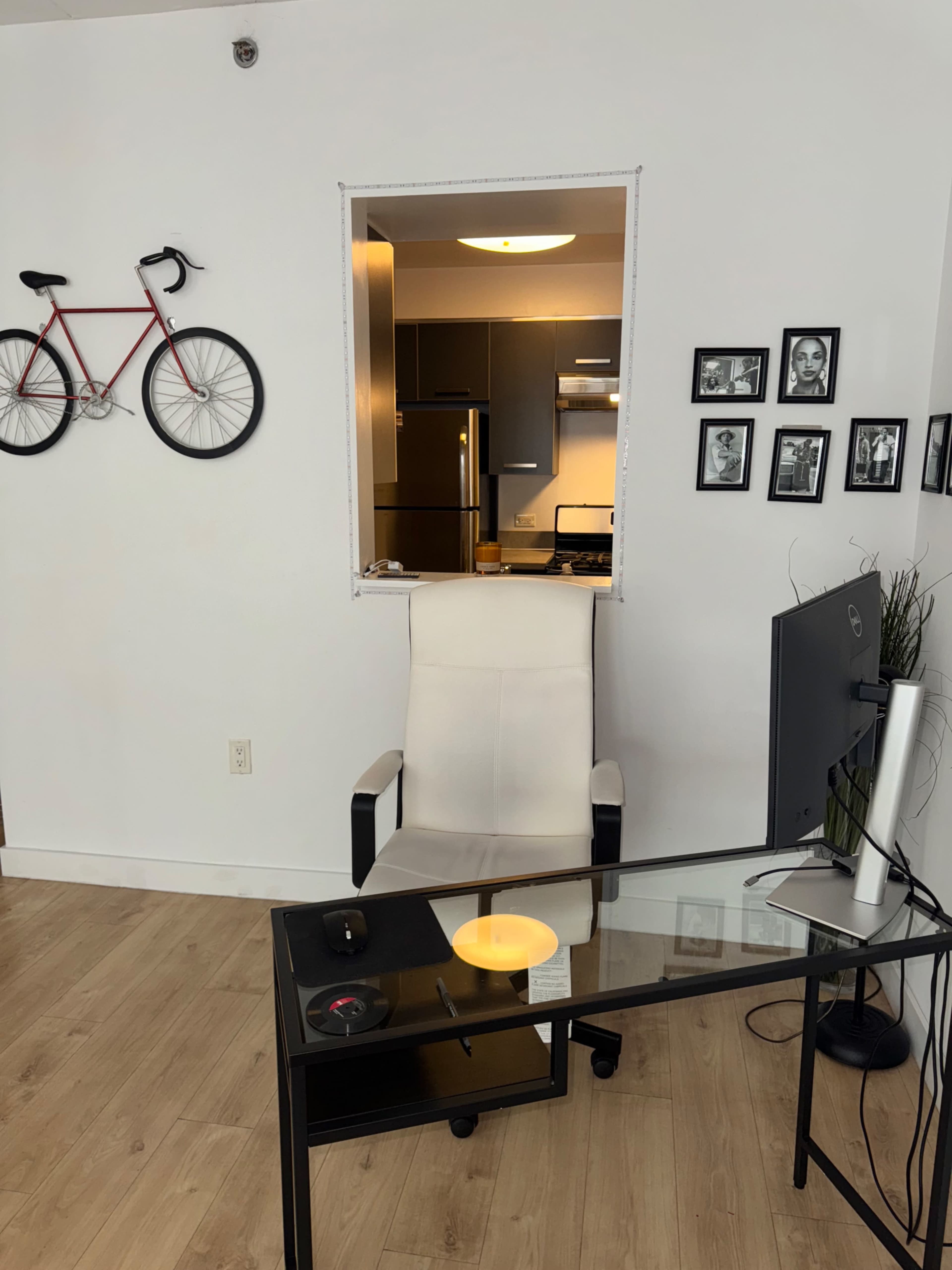 Minimalist Studio Apartment Image in Greenpoint, Brooklyn, NY