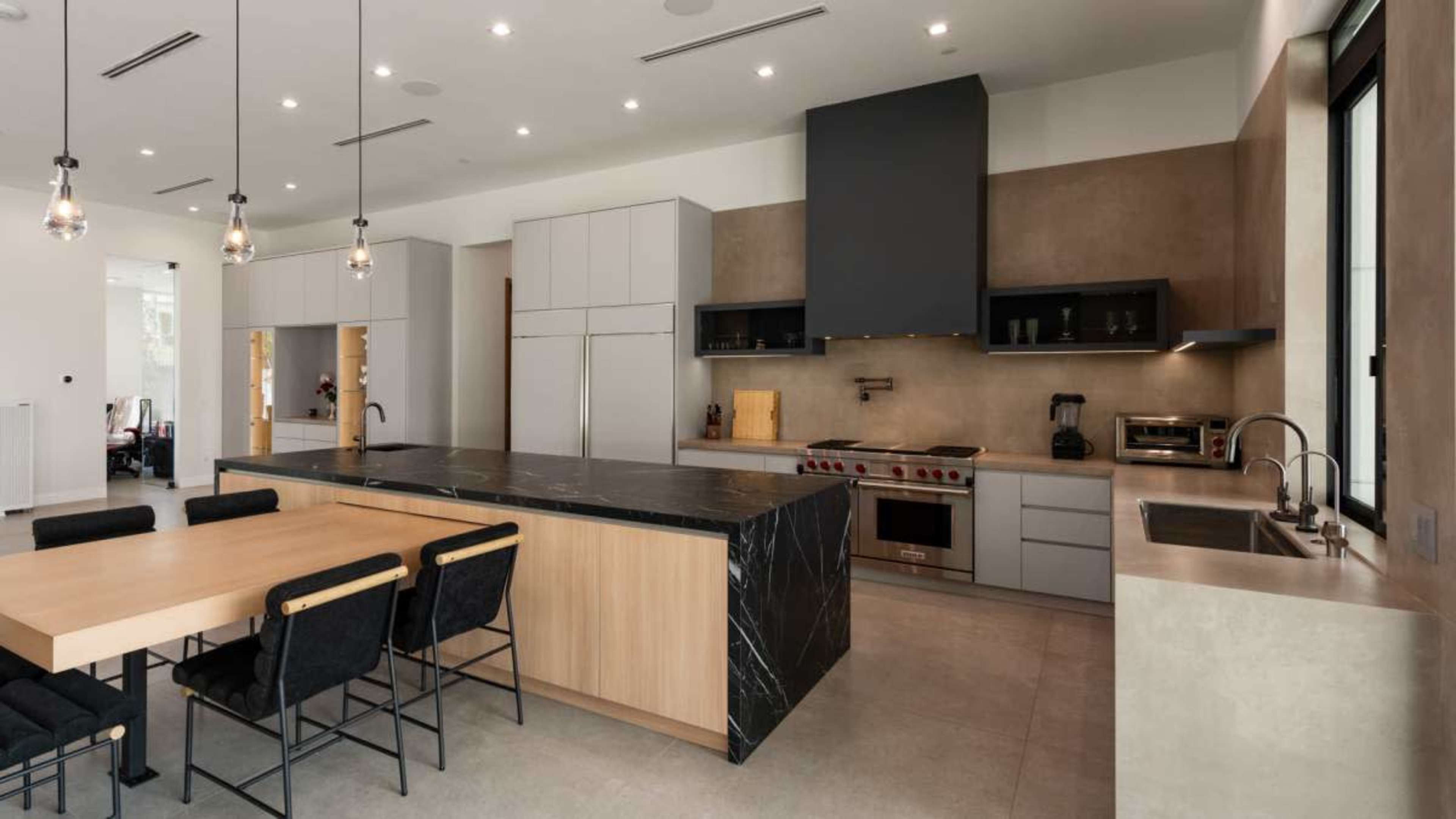 Encino Hills Modern Estate with Jetliner Canyon Views Image in Encino, Encino, CA