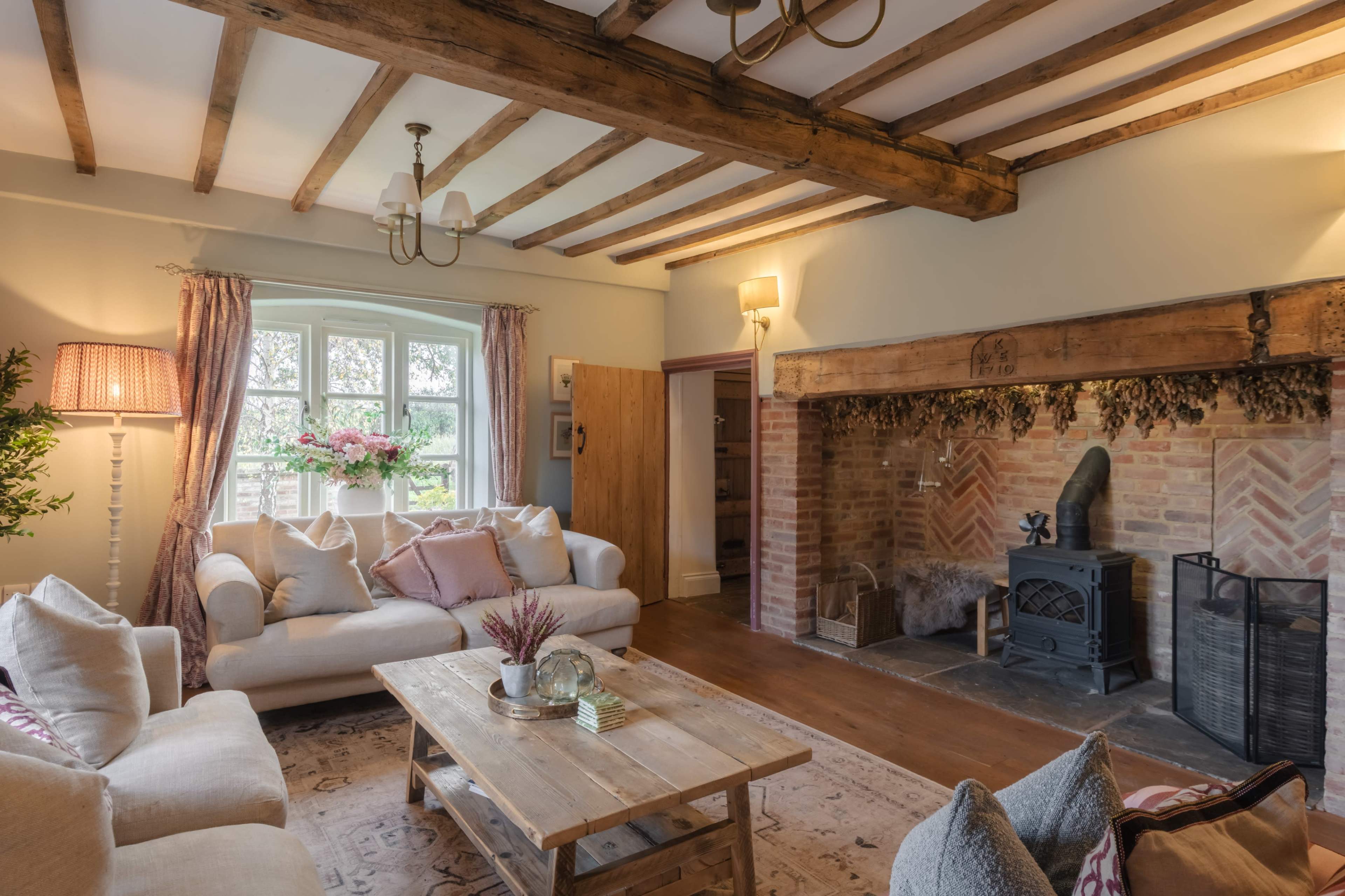 A Modern, Country Farmhouse With Period Charm Image in Balsall, Chadwick End, ENG