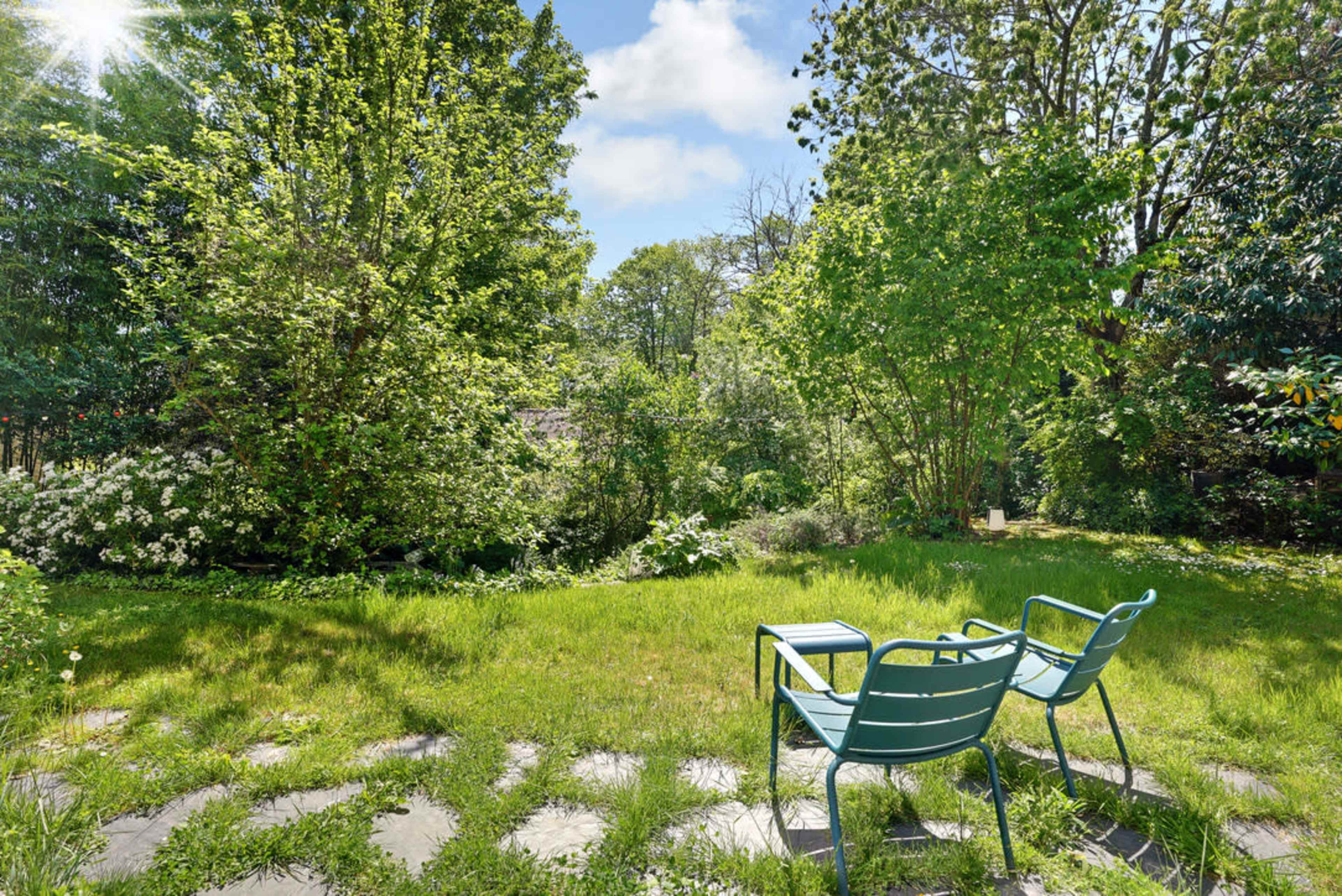 maison d'architecte en bois style moderniste Image in , Garches