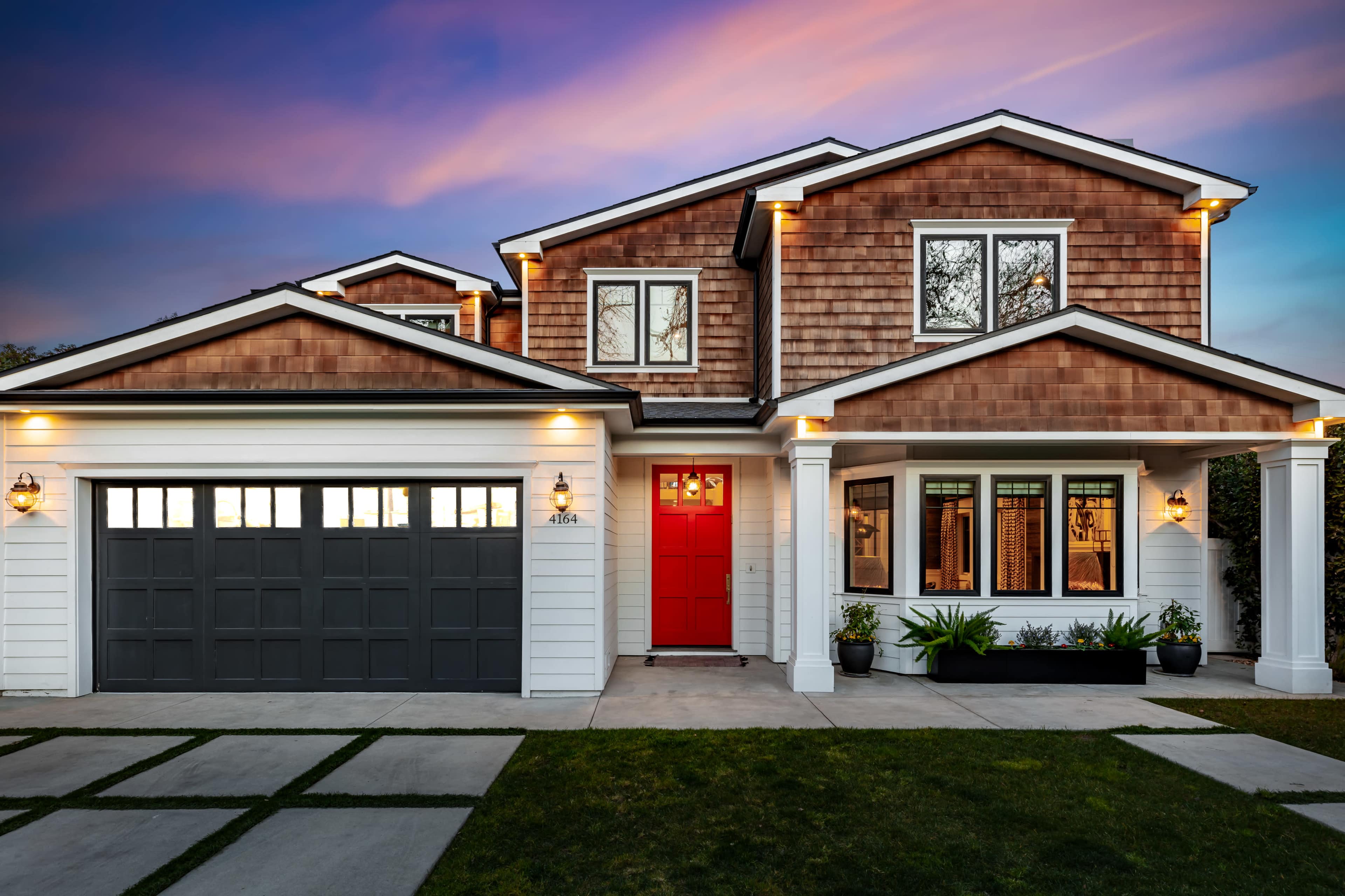 CRISP CONTRAST CALIFORNIA COOL DESIGNER ESTATE Image in Sherman Oaks, Los Angeles, CA