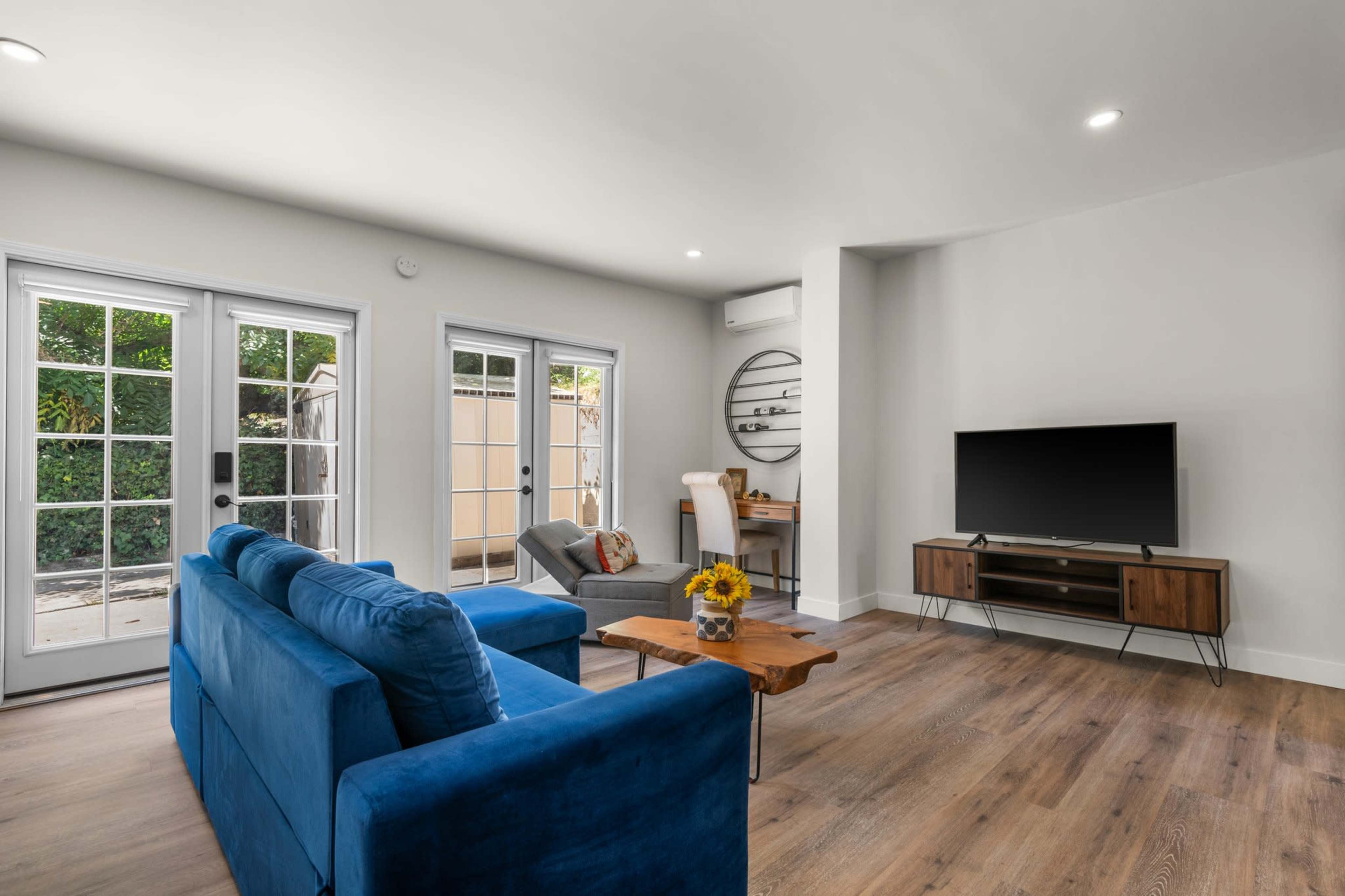 Brand New 1-Bedroom Guest-house in Beverly Hills Image in Beverly Hills, Beverly Hills, CA