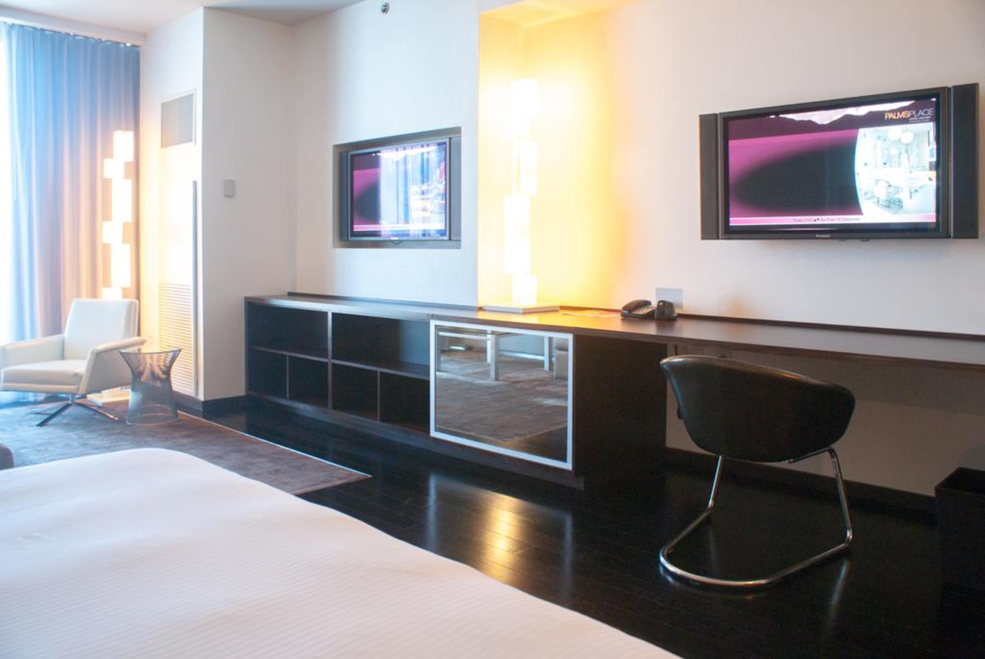 Luxury Contemporary Sudio Image in , Las Vegas, NV