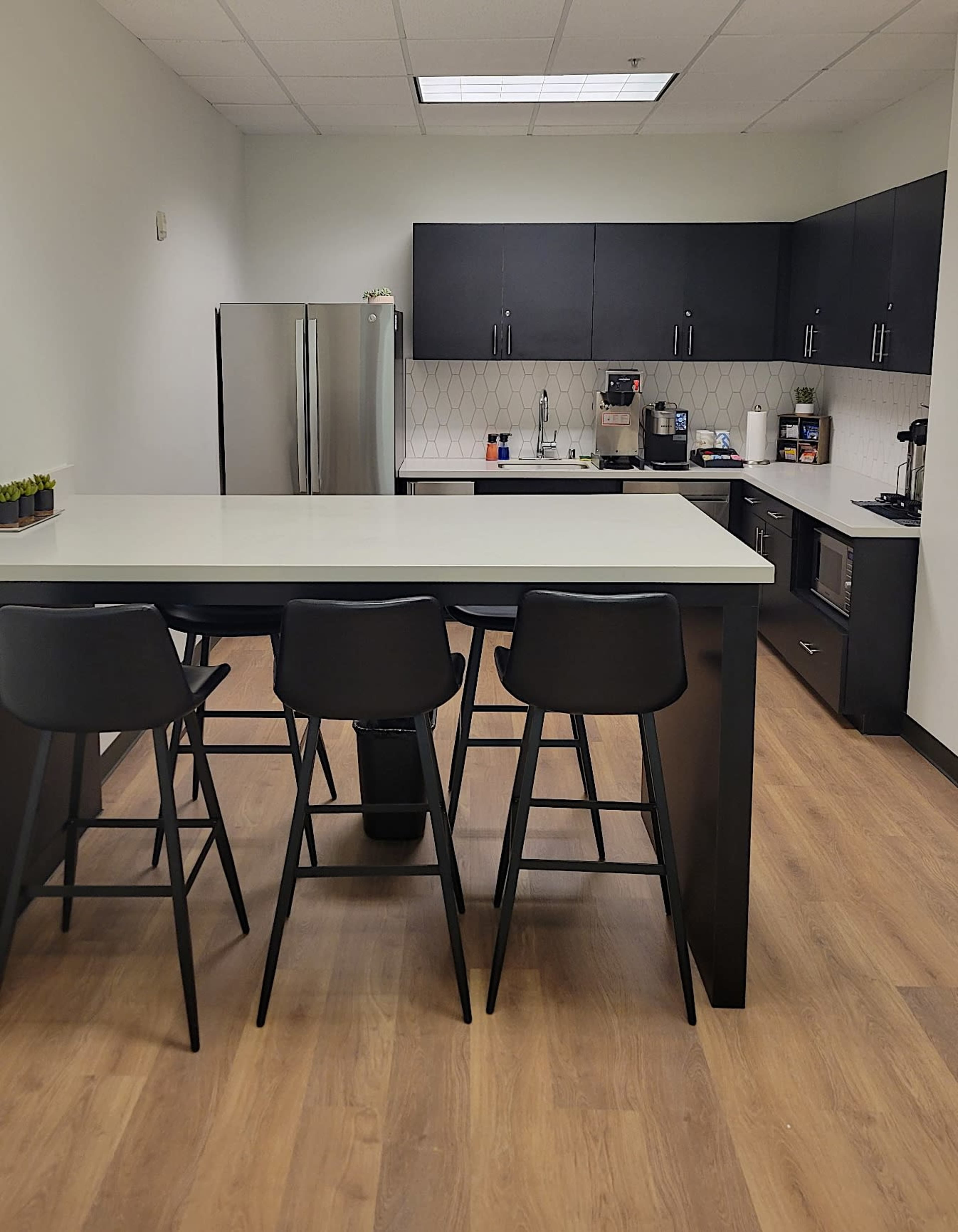 Modern, Stylish Meeting Space in Allen, 1 hour from Downtown Dallas Image in Allen, Allen, TX