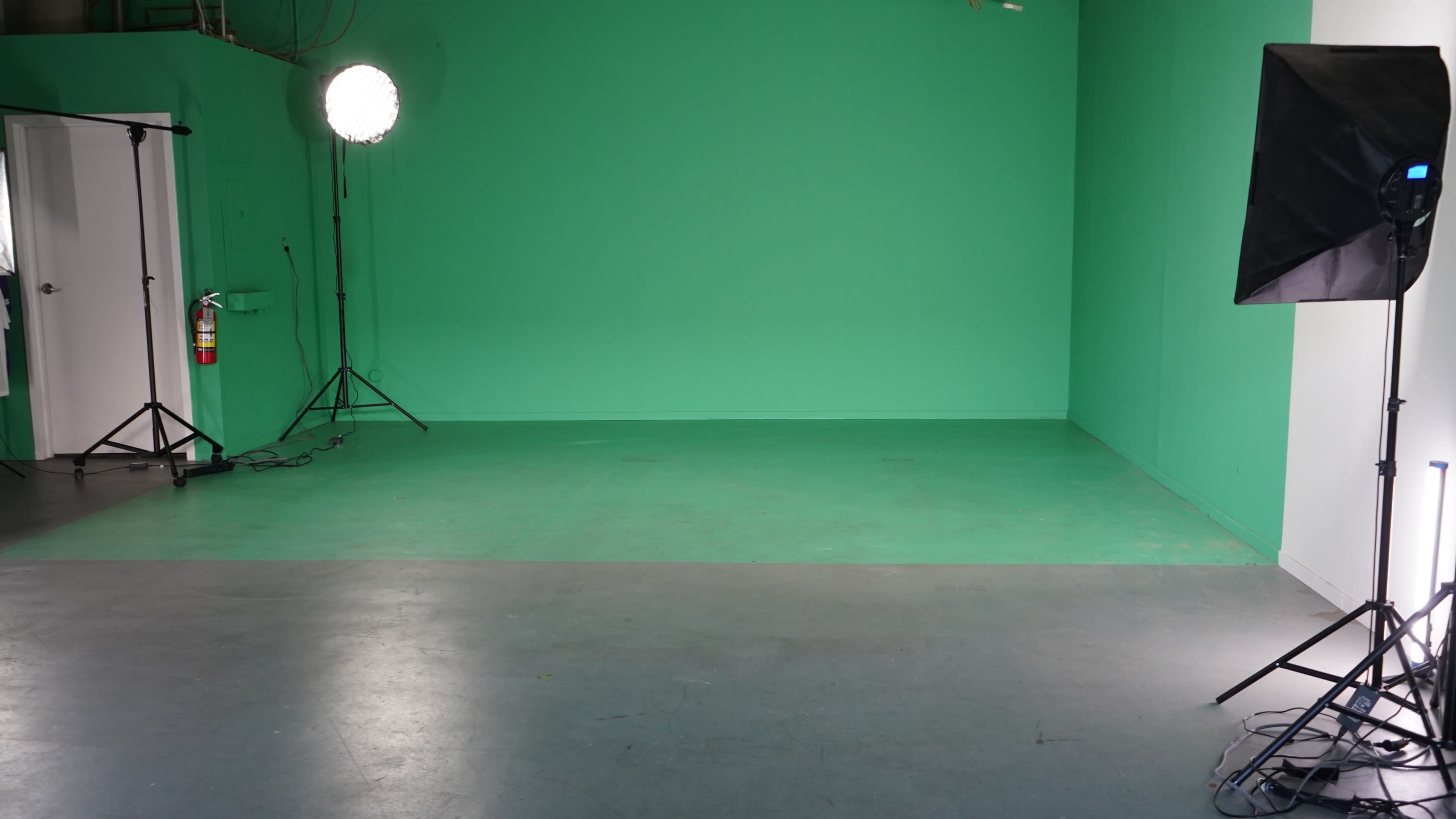 photo/video studio with green screen walls and floor Image in The Plant, san jose, CA