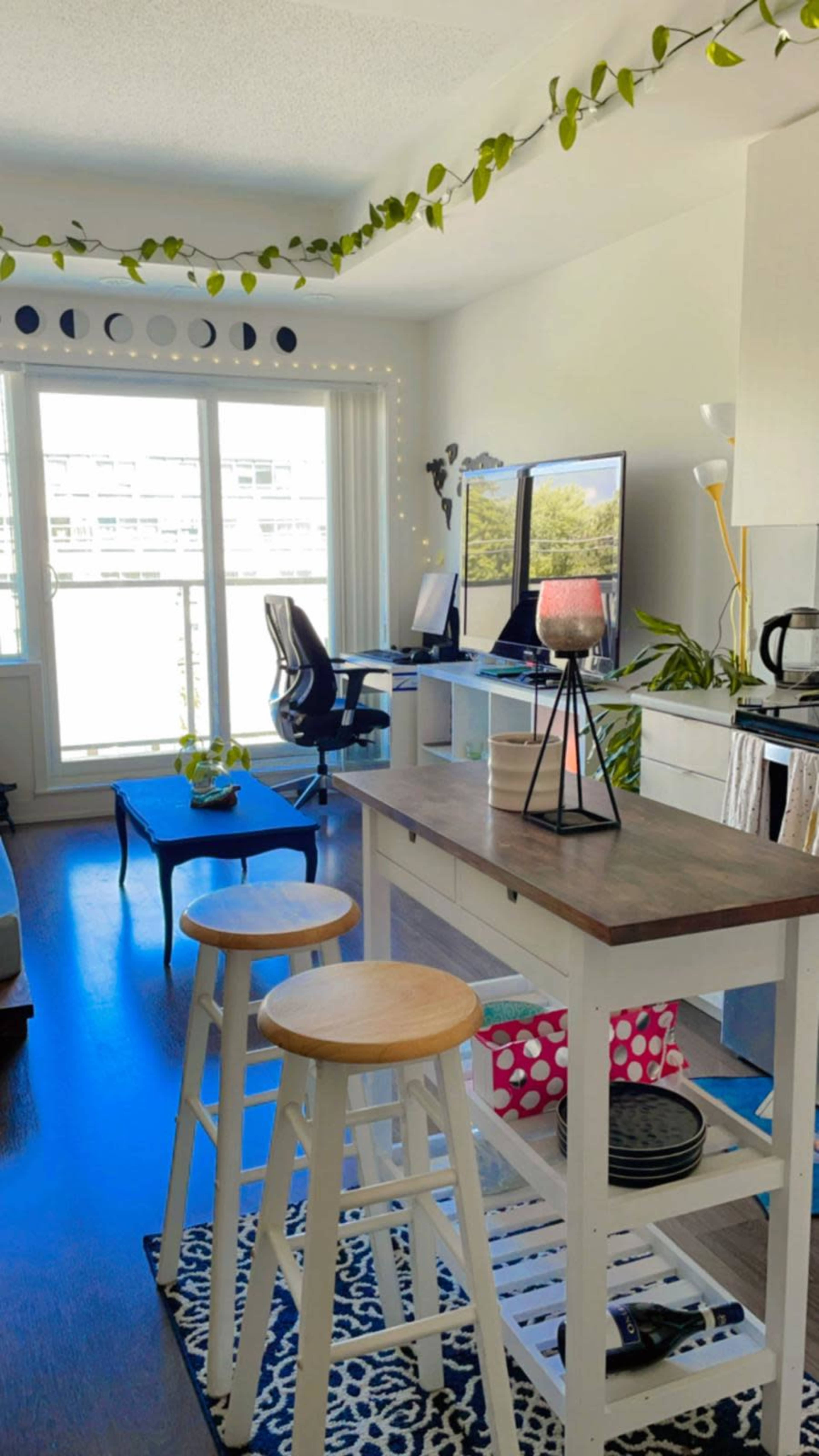 Perfect Zen Space -  Ideal for Podcasts, Documentaries and Short Film shoots! Image in Malvern, Scarborough, ON