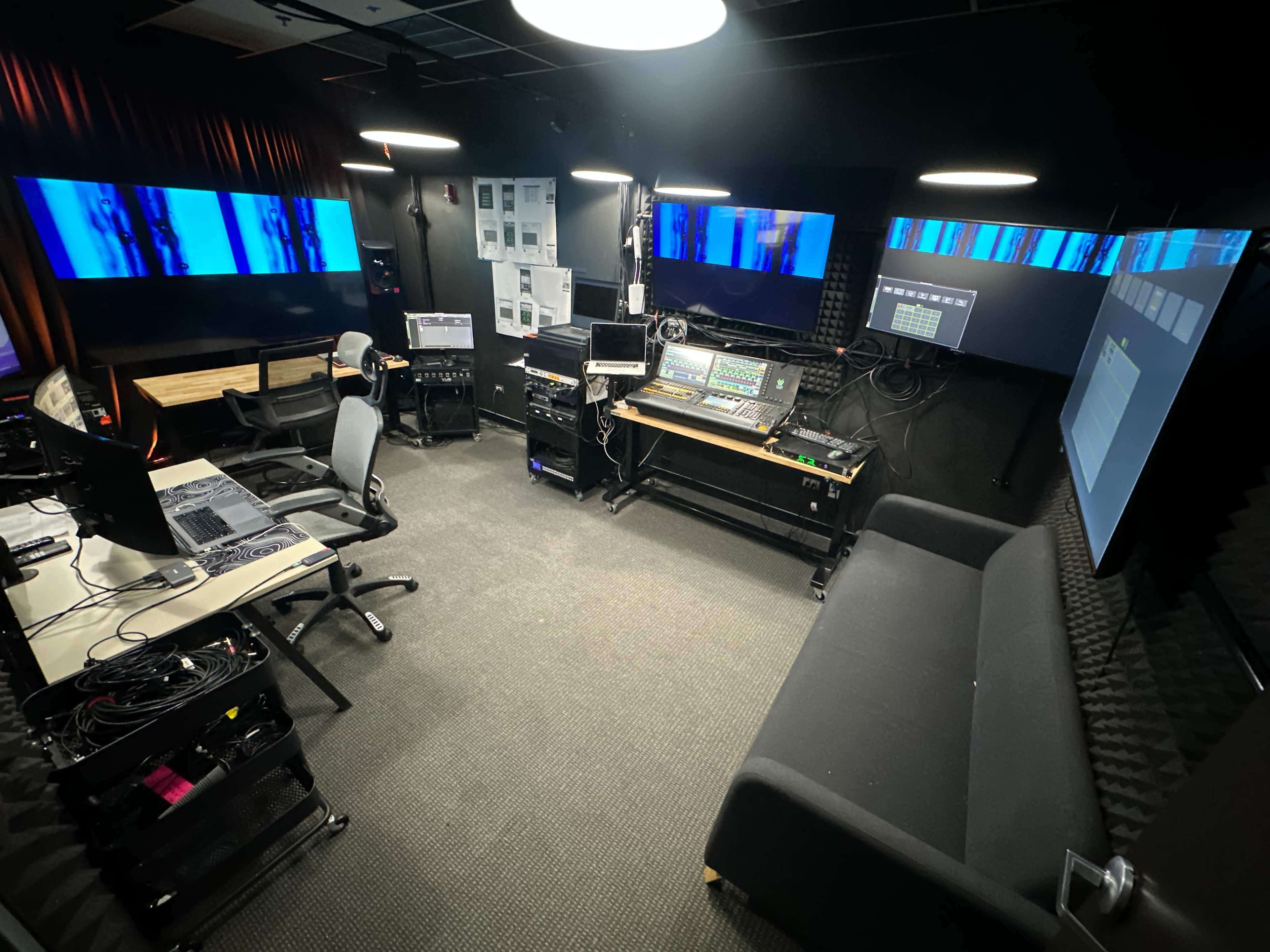Edit Suite With all the bells and whistles Image in Du Page Township, Bolingbrook, IL