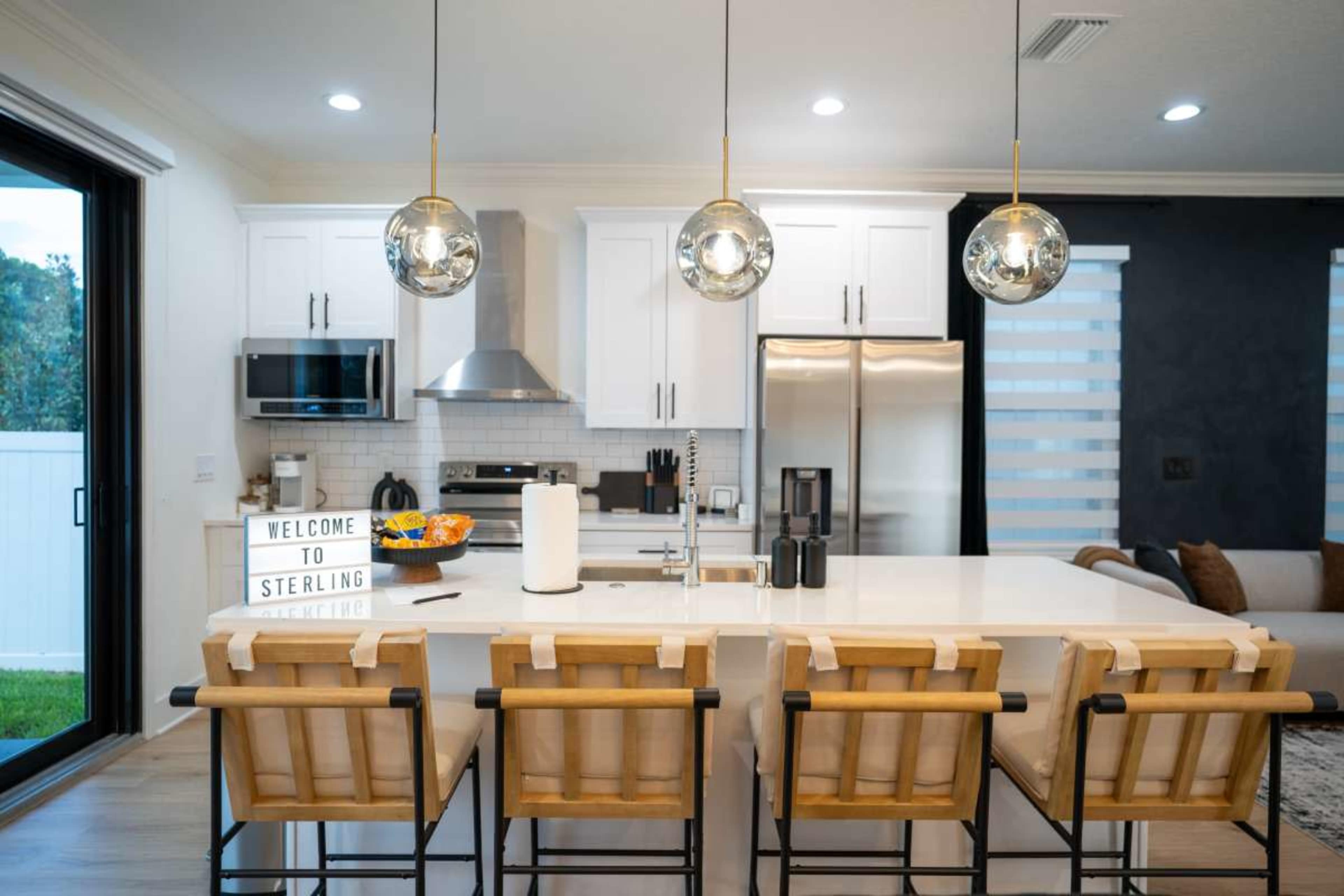 Downtown Ybor/Gasworx Townhome/3BR & 3 BA w/ Rooftop w/ City Views/Firepit/A&V/Equipped Kitchen Image in Palmetto Beach, Tampa, FL