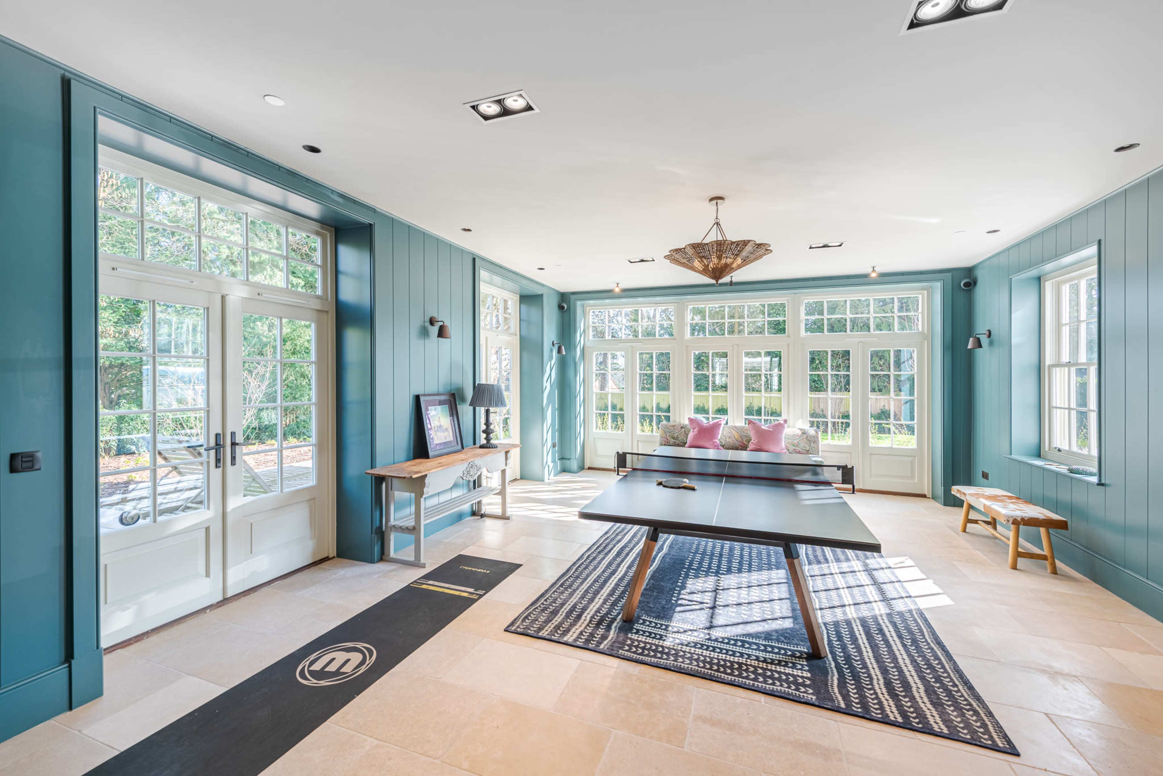 The Hamptons in Cobham with Pool House, Bar and Outdoor Bath Image in Cobham, Surrey, ENG