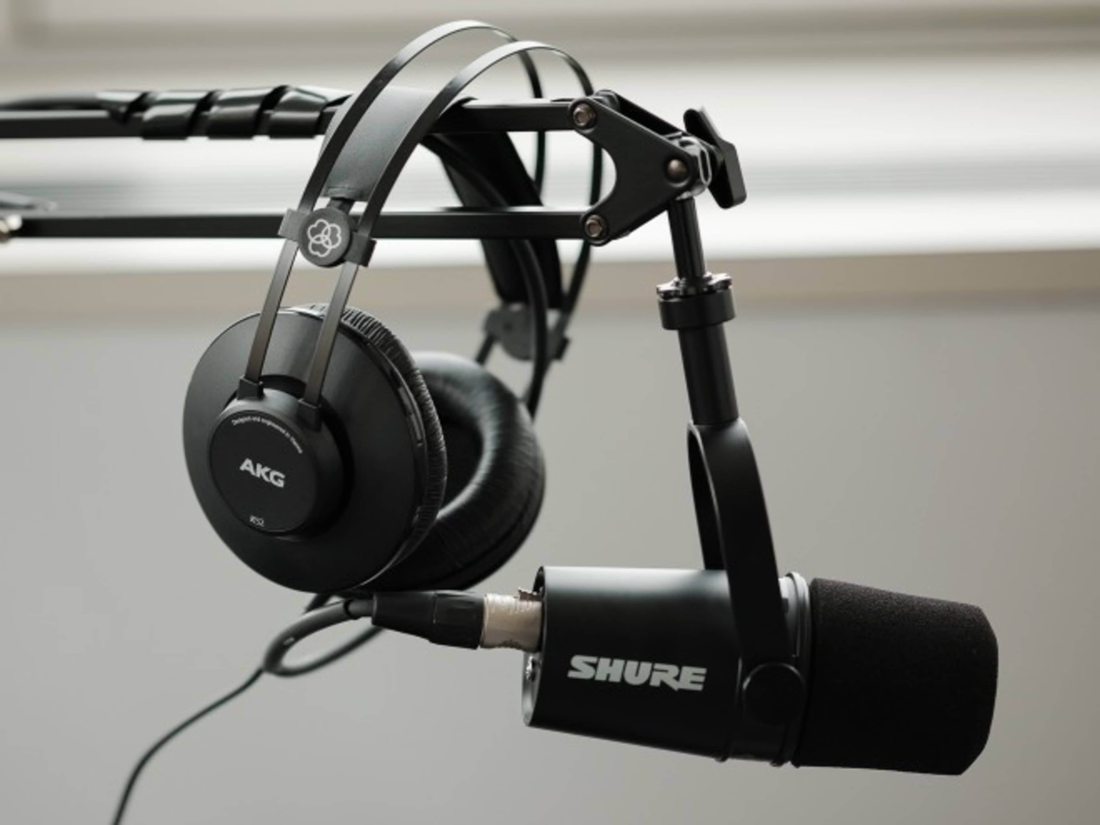 Podcast Corner + Teleprompter