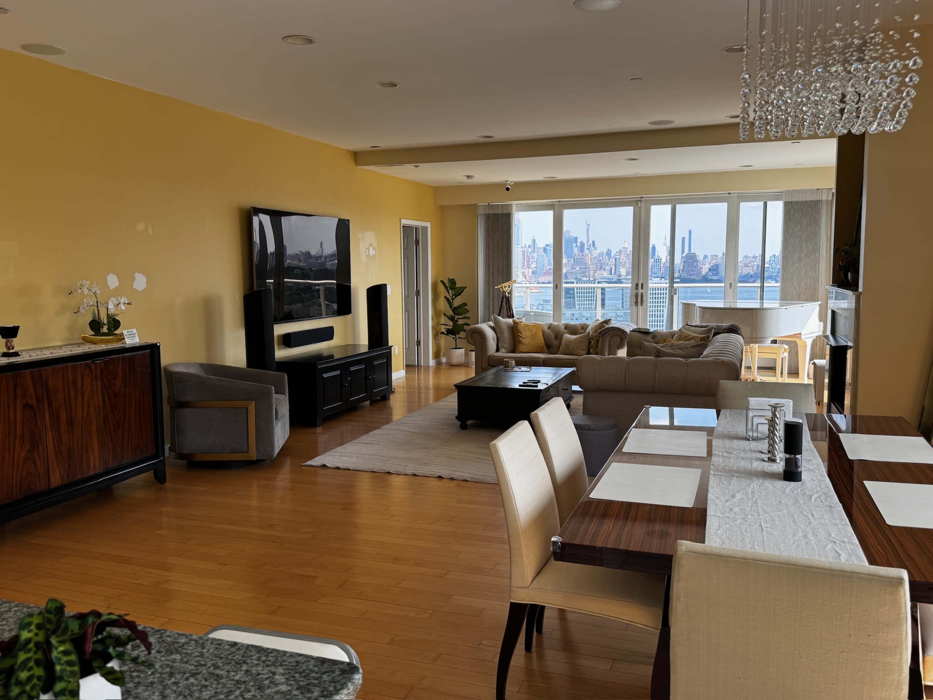 Open floor plan condo with world class NYC skyline views Image in Union City, Union City, NJ