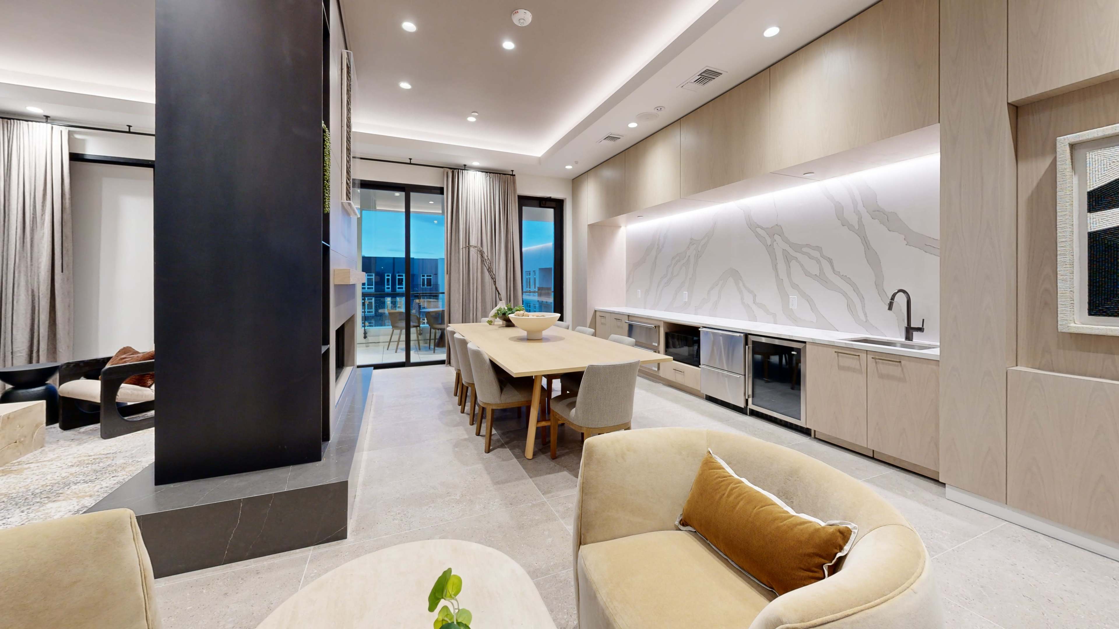 Contemporary Lounge with Spacious Seating Image in Dublin, Dublin, CA
