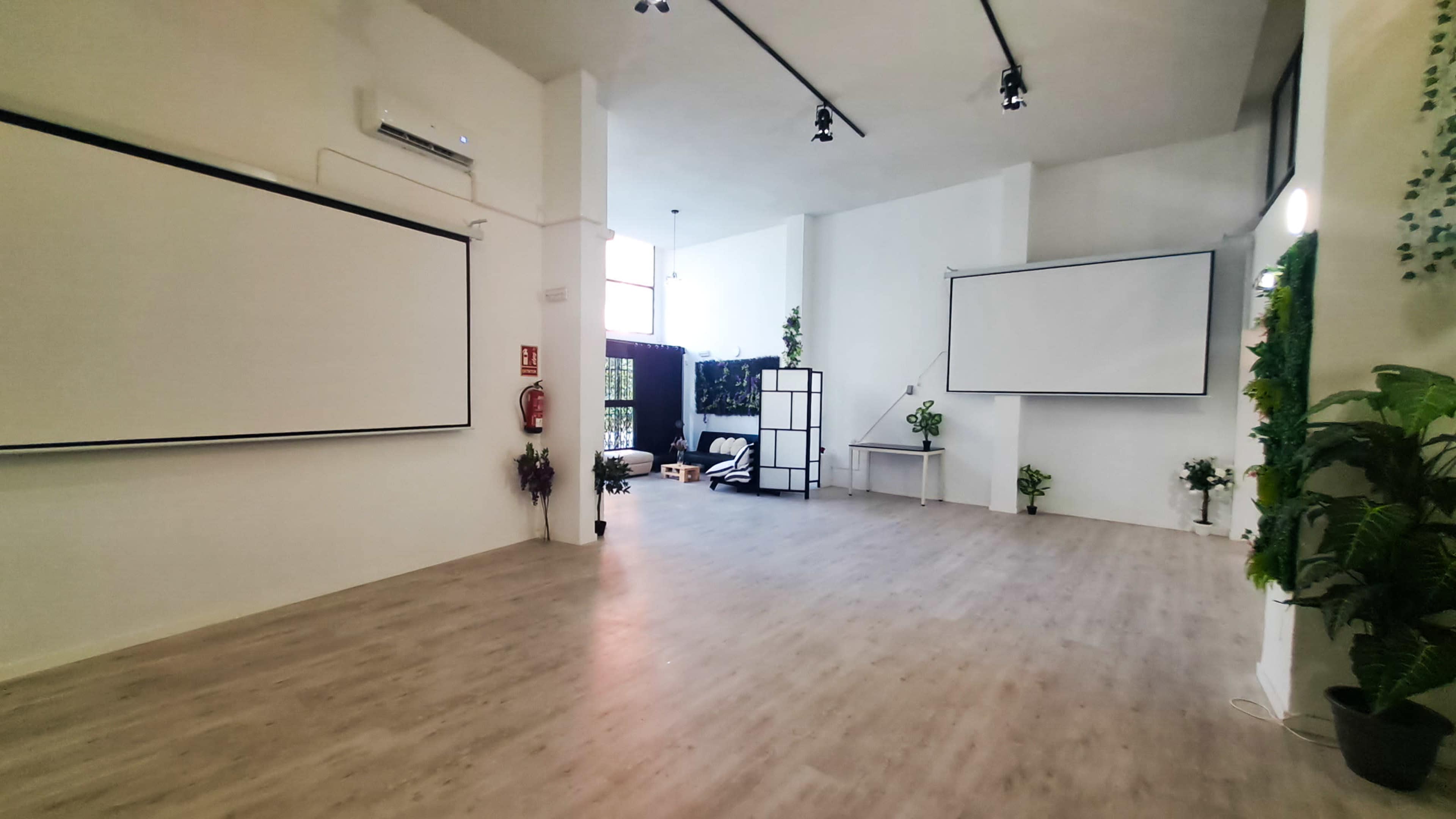 Nave diáfana de 2 plantas en Embajadores Imagen en Las Acacias, Madrid, M