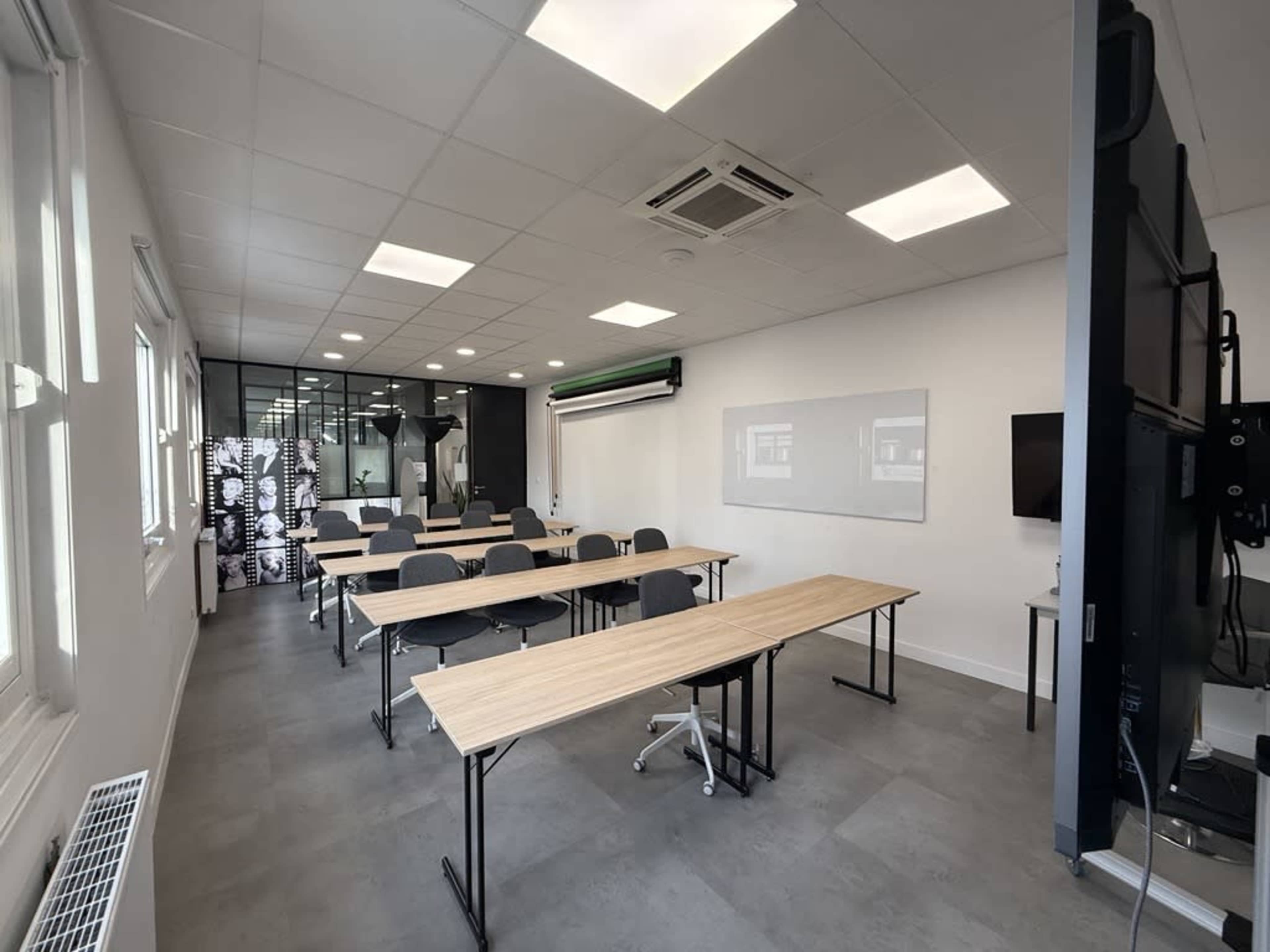 Salle de formation/réunion Val d'Oise (cergy-pontoise) Image in Immeuble Les Vergers, Osny