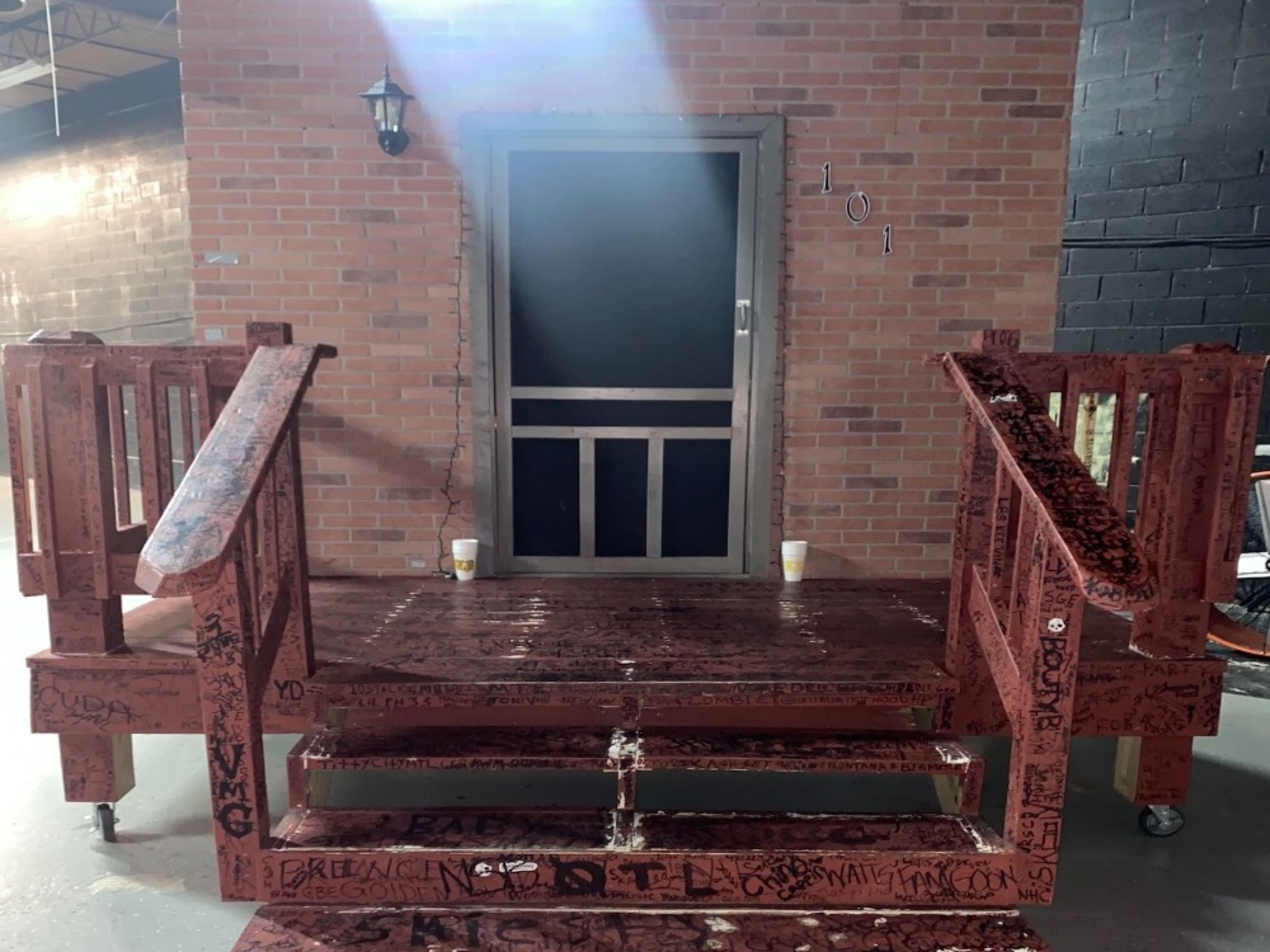 House Front Porch Set
