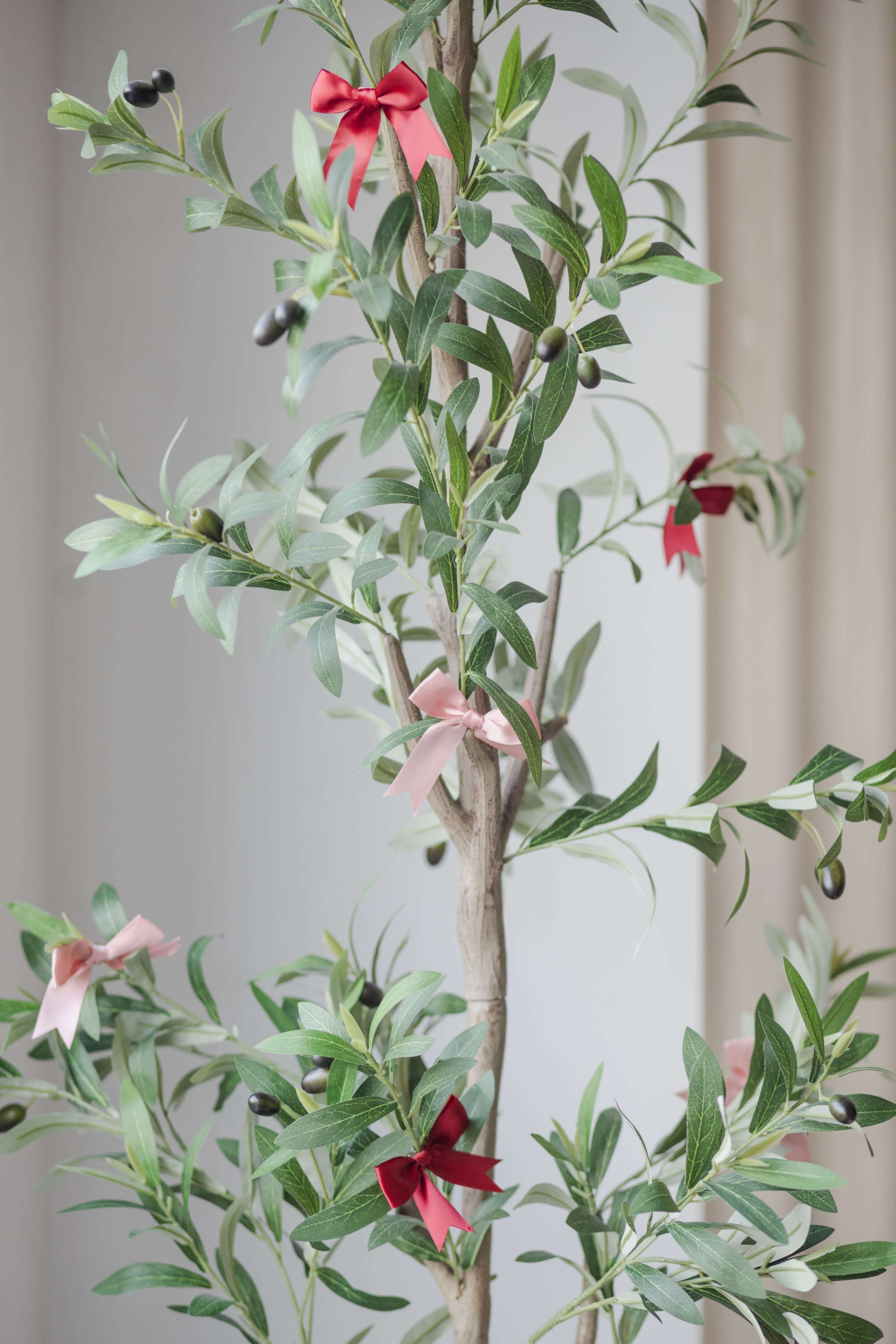 Stylish, Modern Loft Studio Image in Strathcona, Vancouver, BC