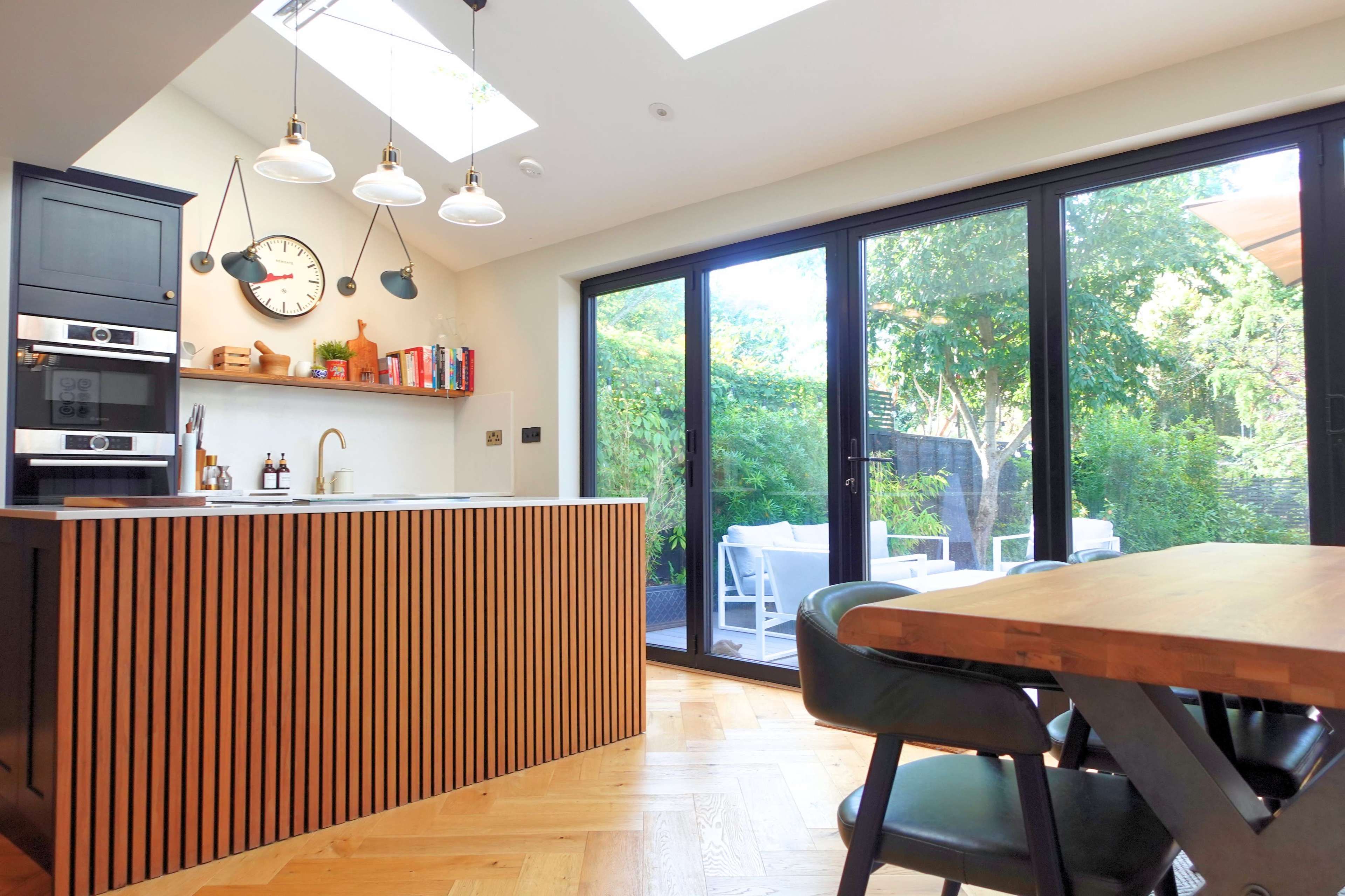 1930's South East London Semi-Detached | Open plan Family Kitchen Island | Private Garden & Hot Tub | Cosy Living Room Image in London, London, ENG