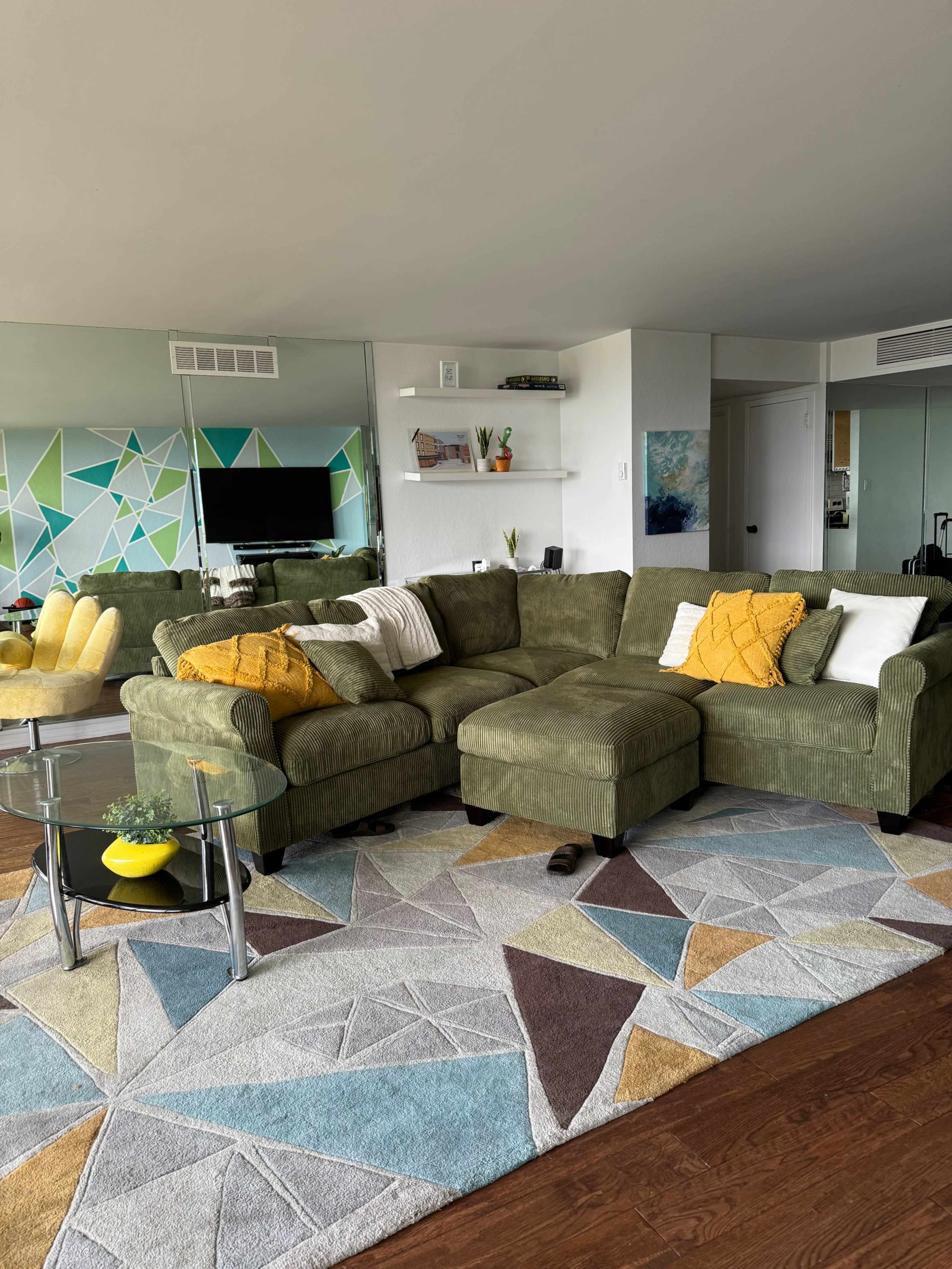 Vibrant Accent Wall Perfect for Commercial, Photo Shoot & Music Video Image in Marina del Rey, marina del rey, CA